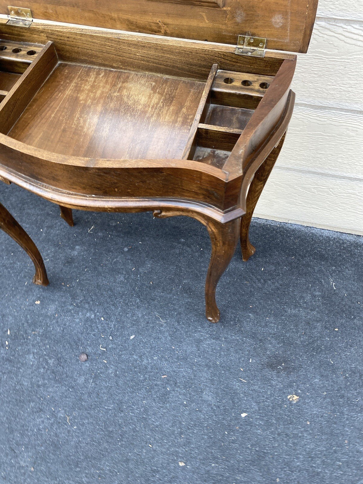 64699 Mahogany Flip Top Sewing Stand Vanity Desk Tooled Top