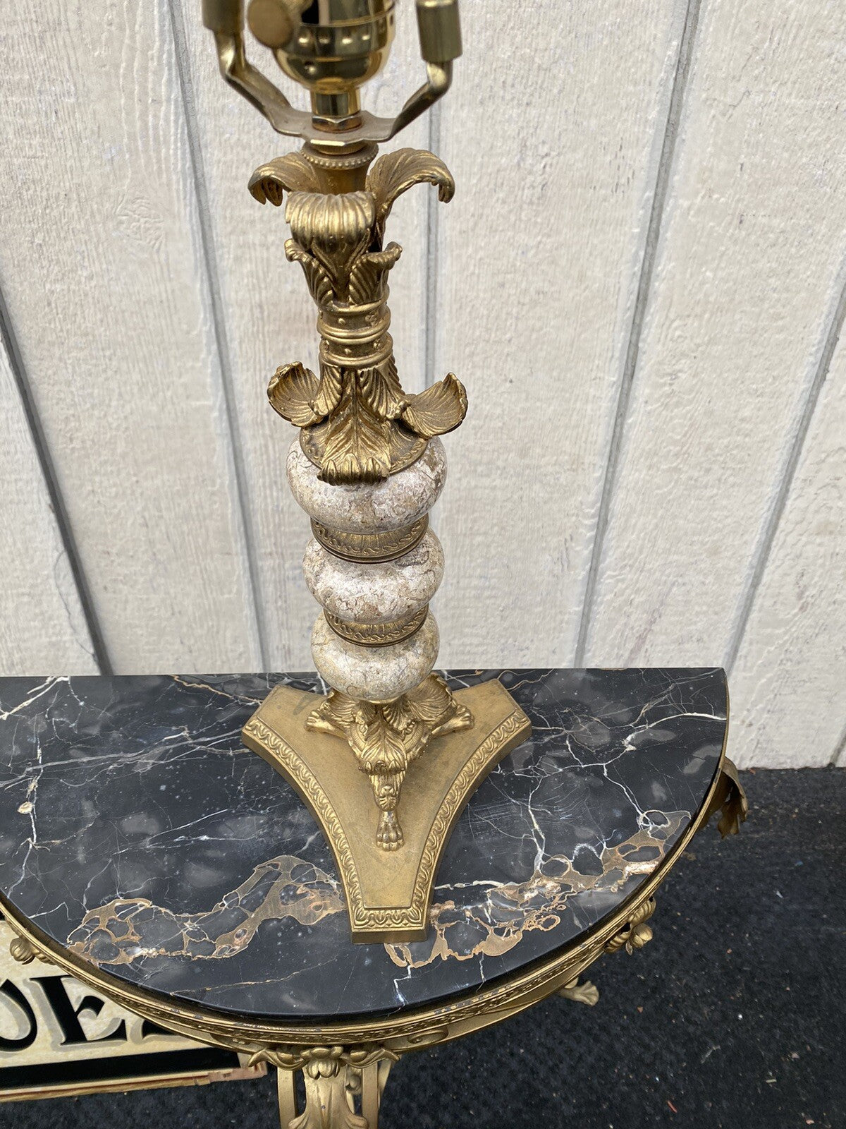 66394    Decorator Table Lamp Light with Shade Stamped  FR r258 on base