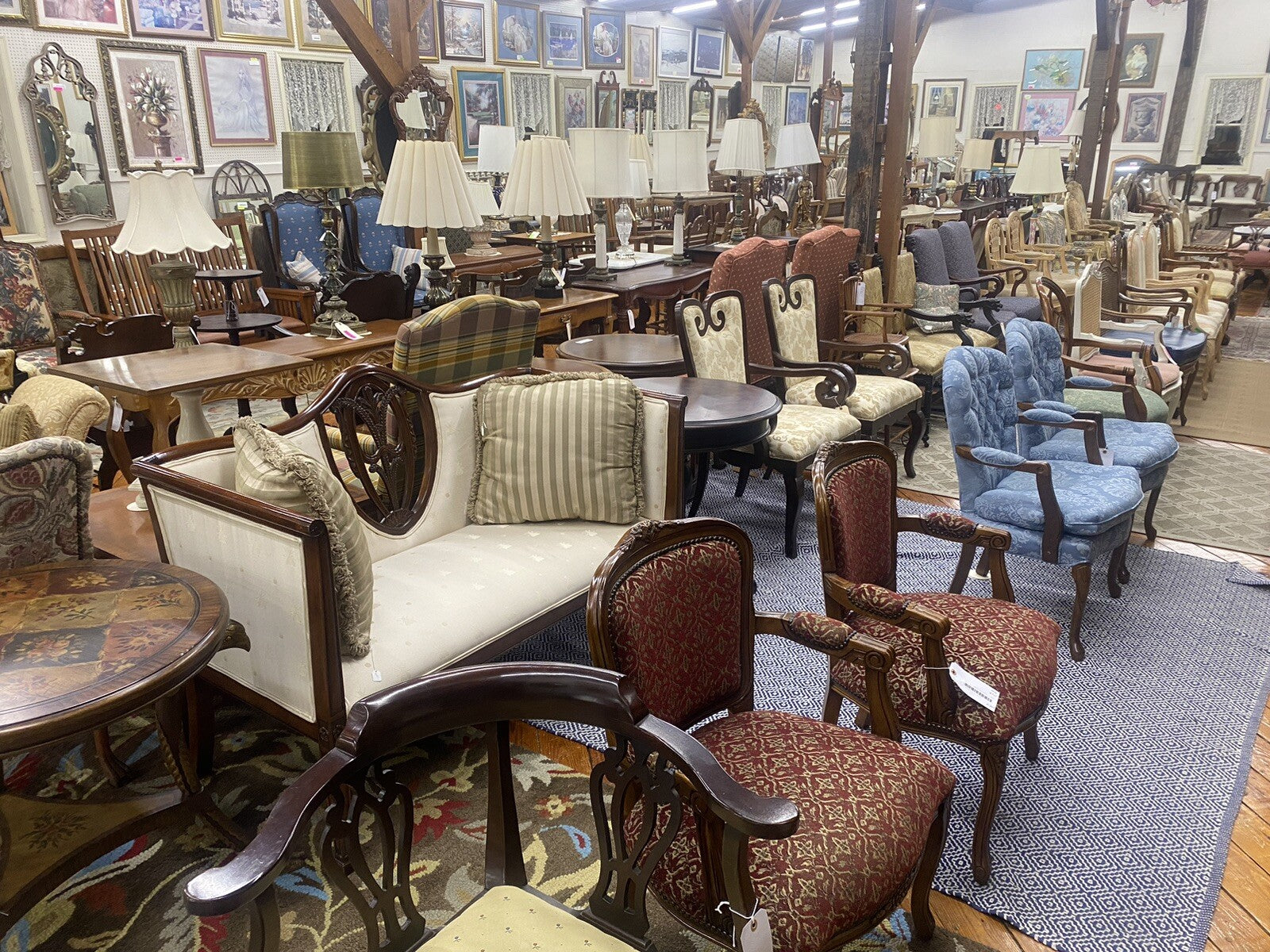 66394    Decorator Table Lamp Light with Shade Stamped  FR r258 on base