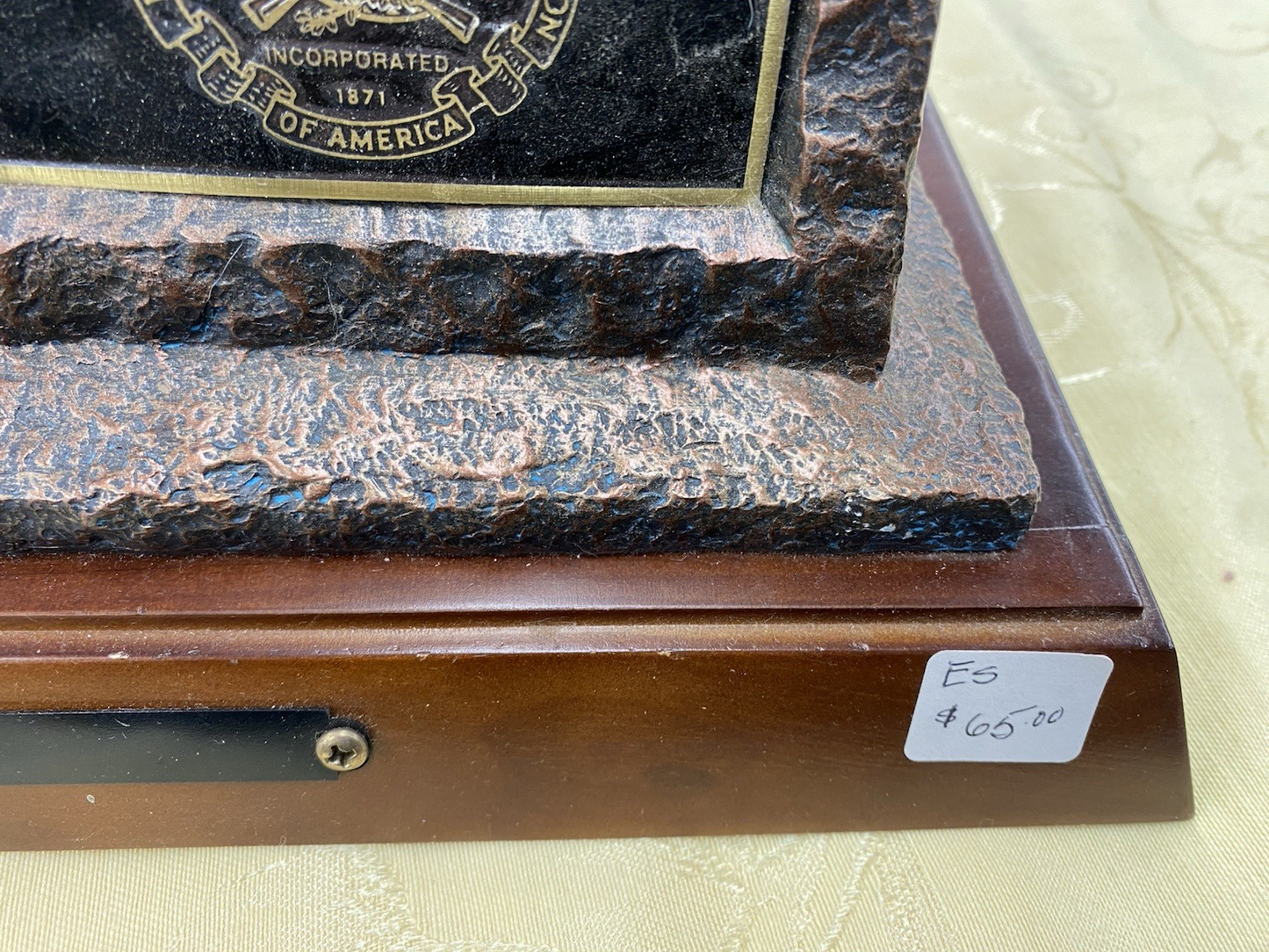 ES : Bill of Rights N R A 2010 SIZE  12" x 7" x 11"H