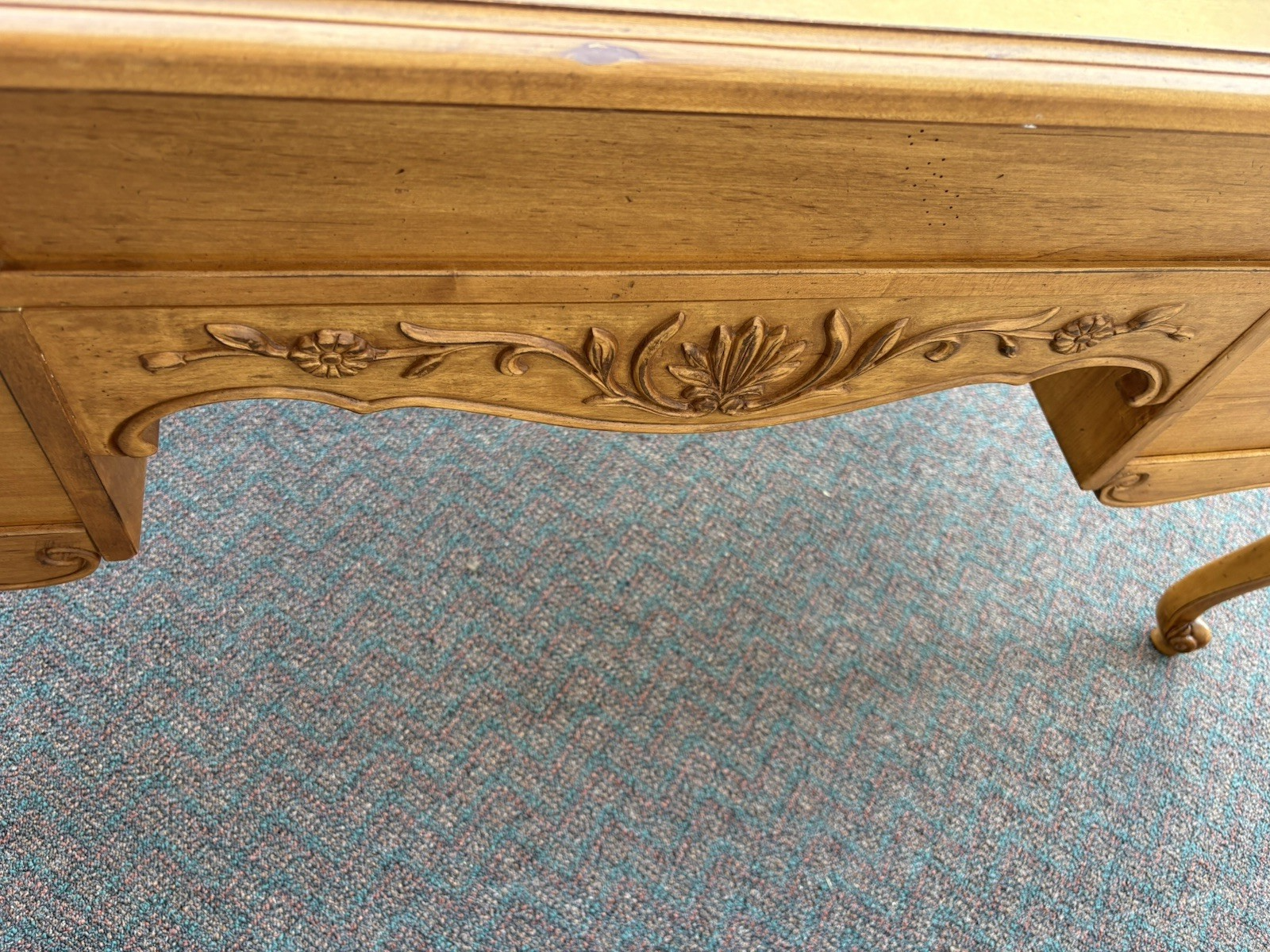 67158  Maple ETHAN ALLEN Executive Desk