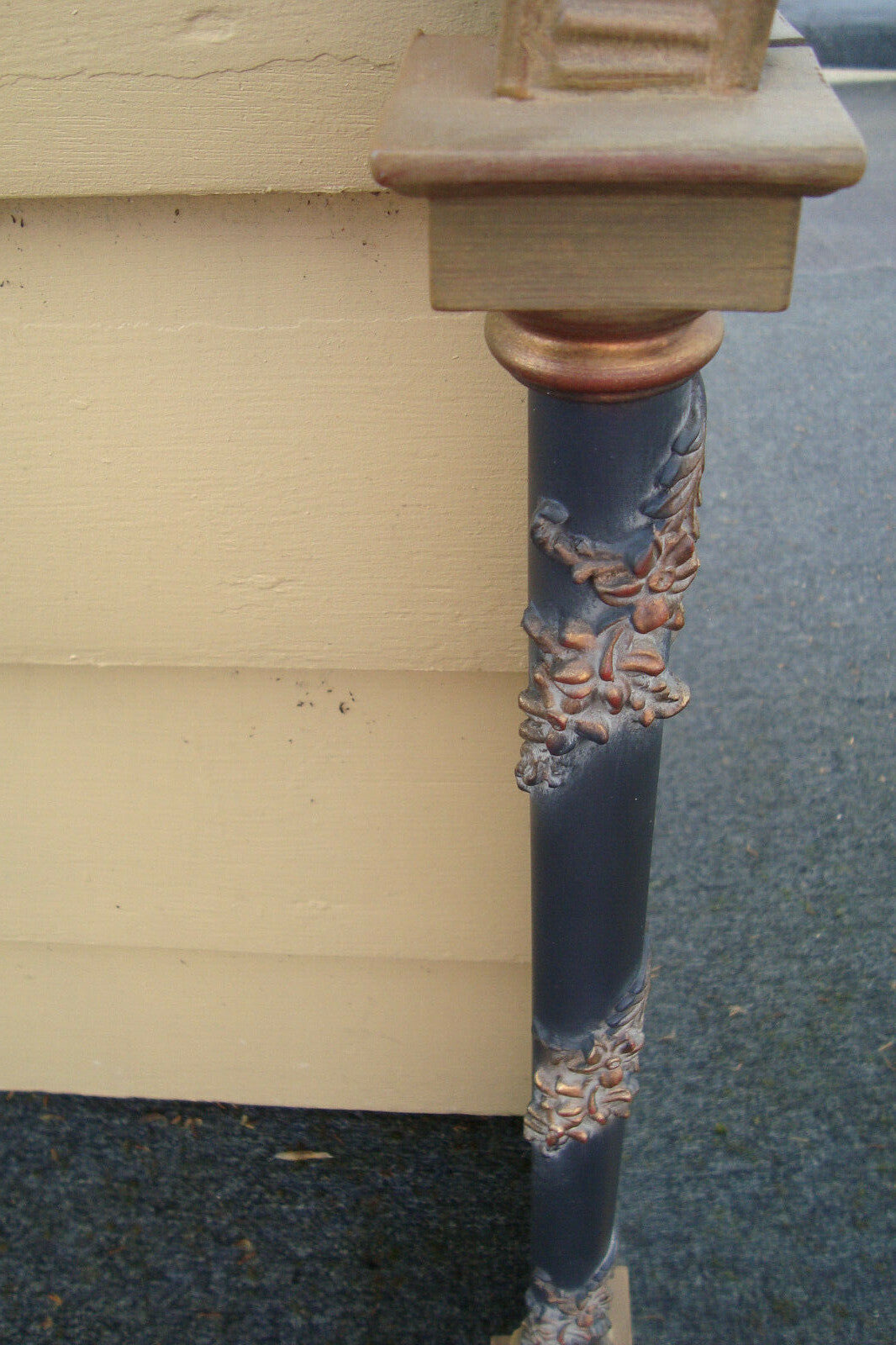 60978  Modern UTTERMOST MIrror ?? Decorator Gold Mirror