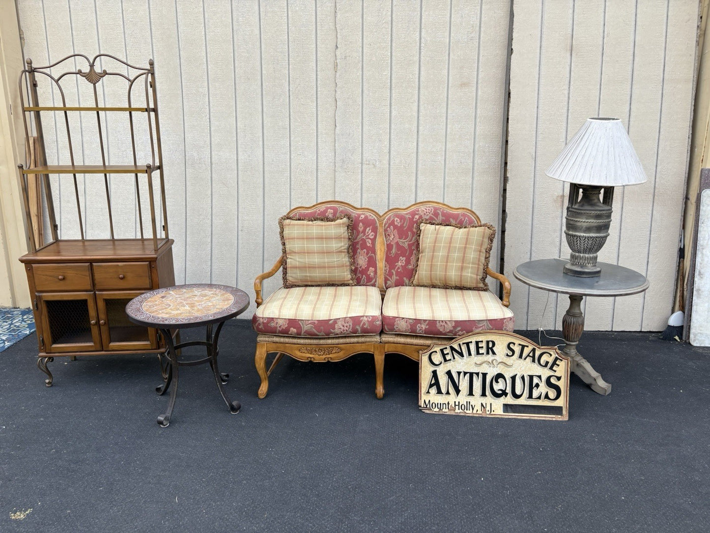 66920  French Provincial Loveseat Sofa Settee Couch