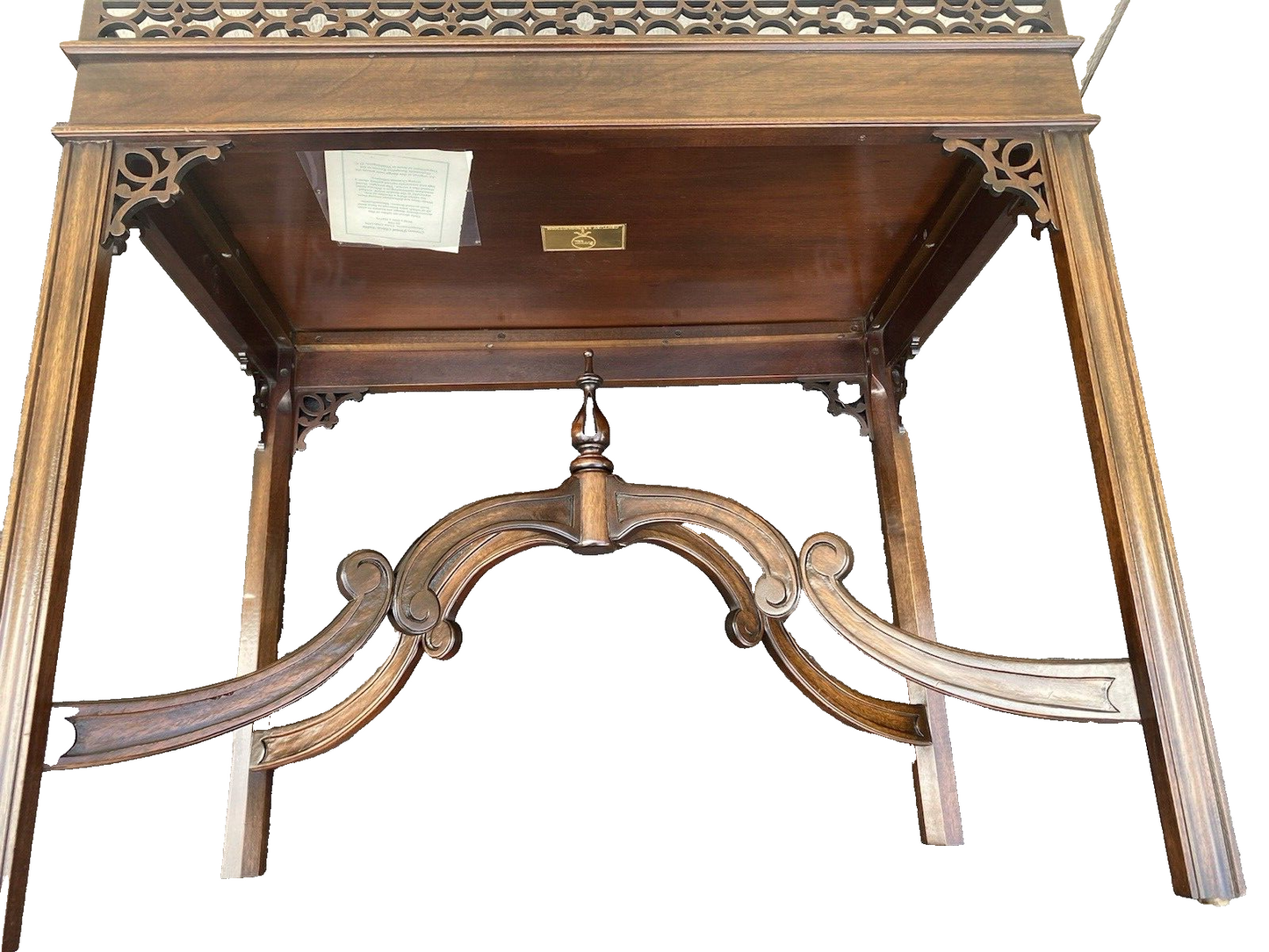 65698  SUTTON CENTURY  Reproductions  CROWN FINIAL CHINA  Mahogany Lamp Table