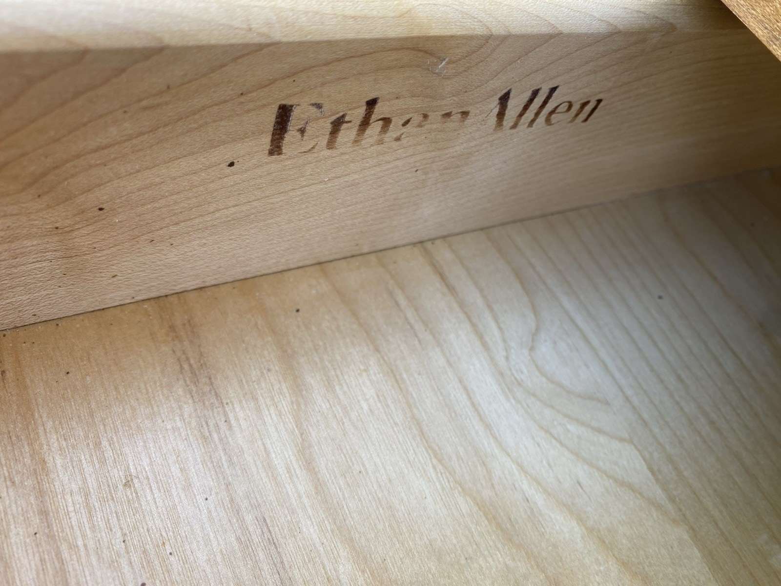 66555 ETHAN ALLEN Maple Dresser Chest