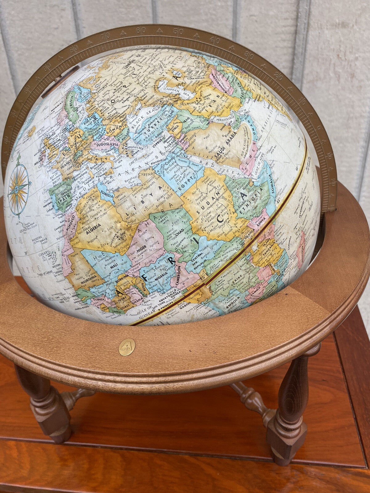 65193 REPLOGLE Table Top World Globe Atlas