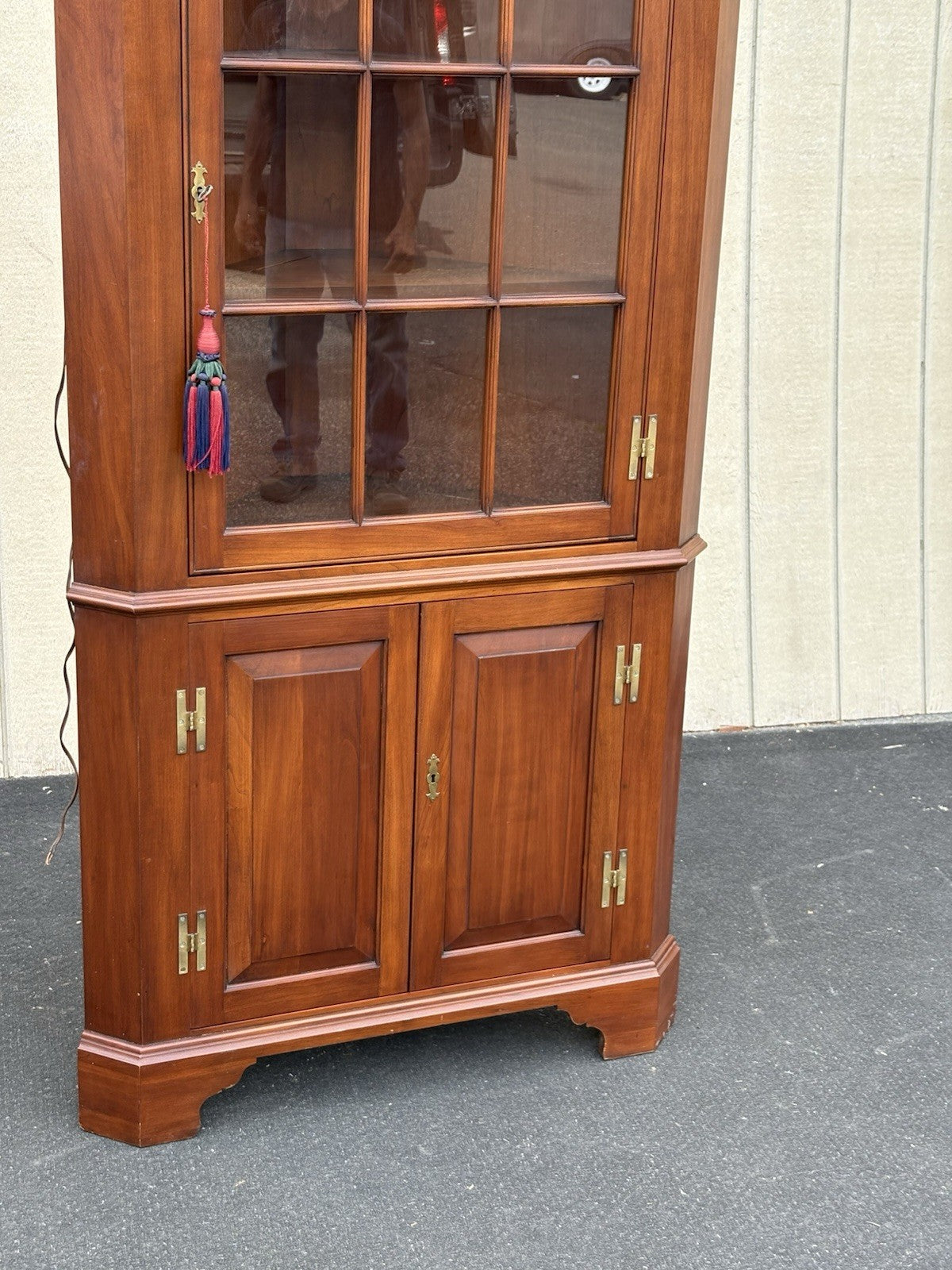 66652   Solid Cherry Henkel Harris Virginia Galleries Corner China Cabinet Curio