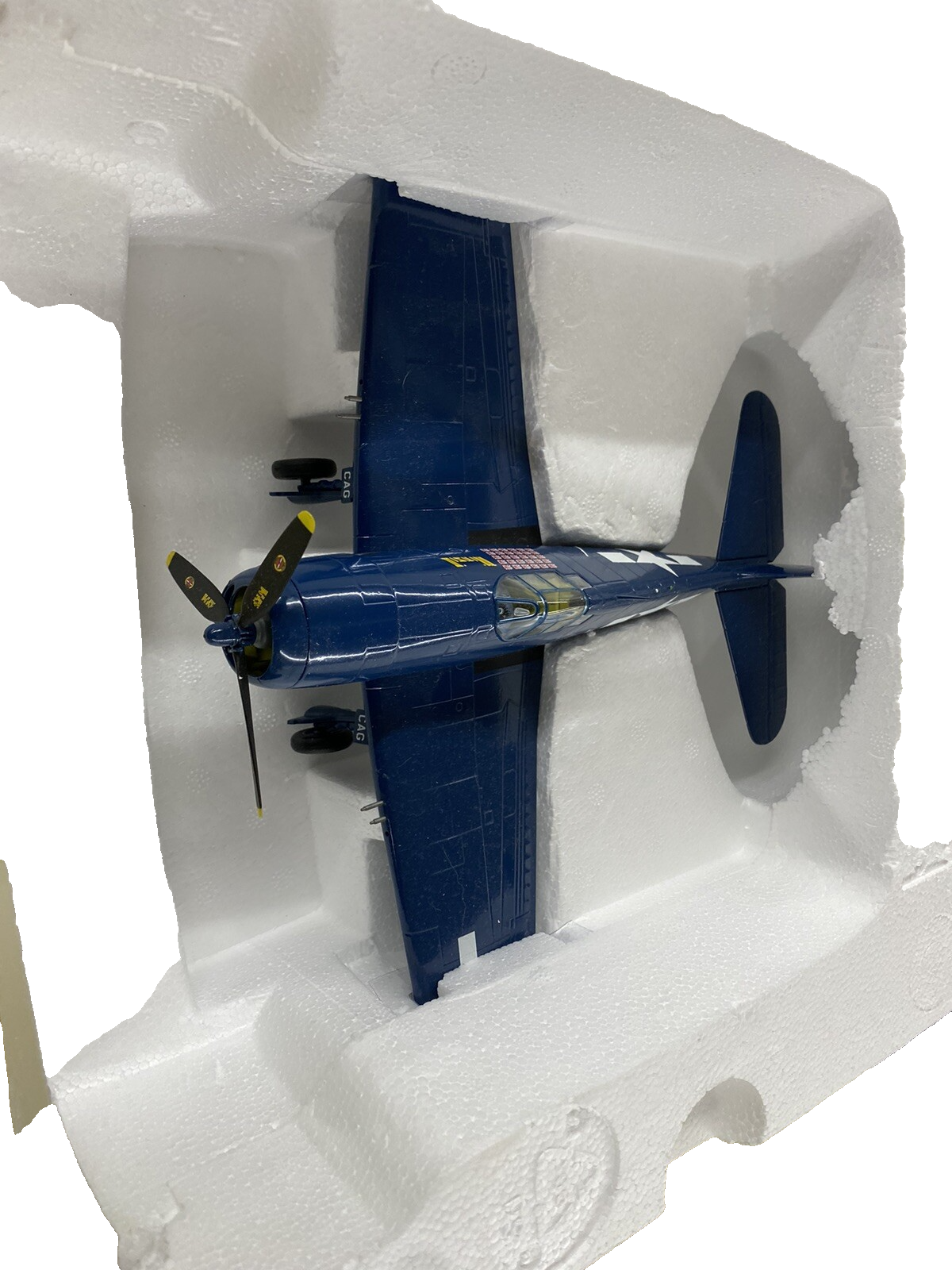 ES 309:  DIECAST ARMOURS Colllection F M 98174 U S NAVY WW II ACE F4F5 Hell CAT