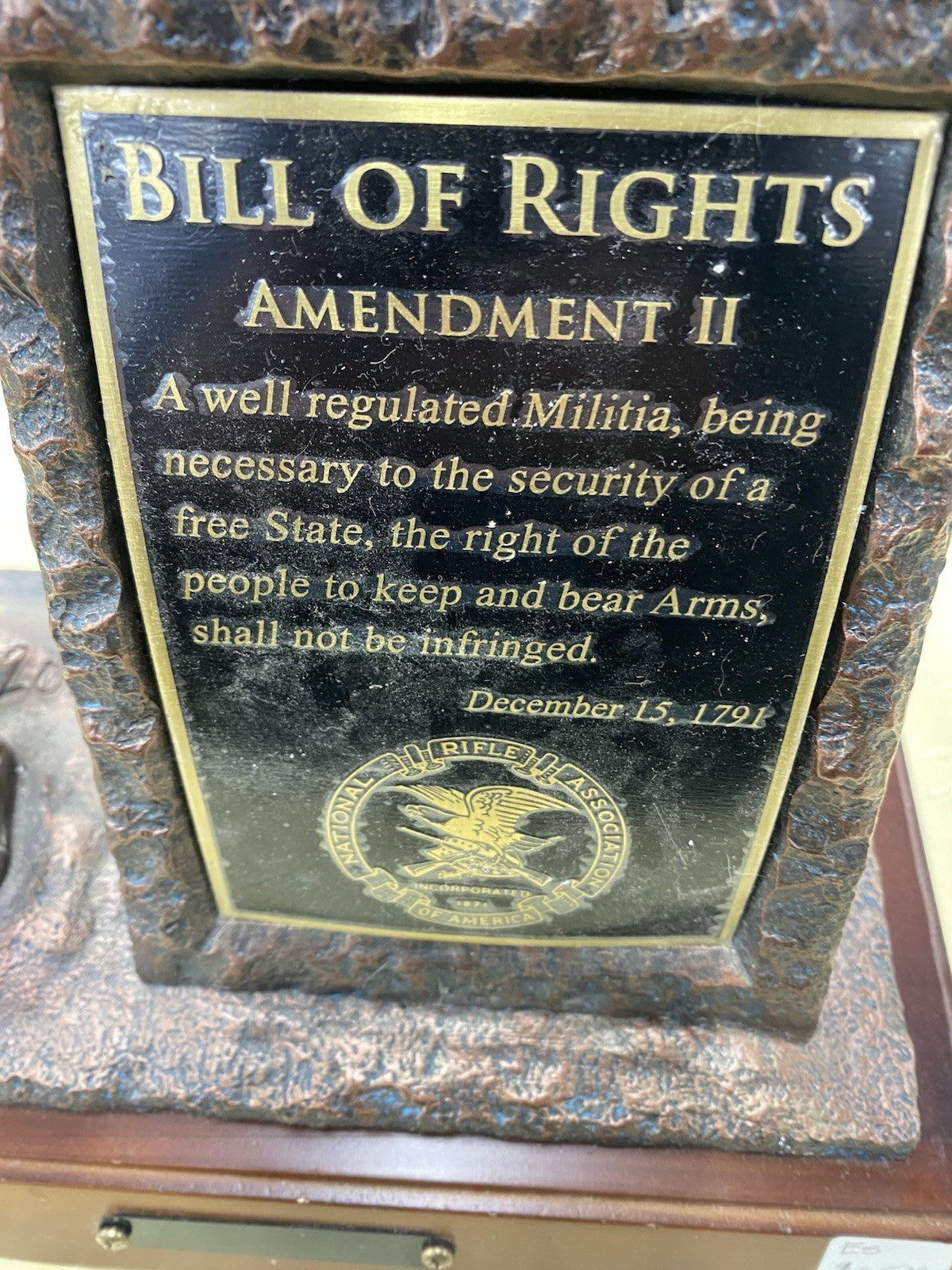 ES : Bill of Rights N R A 2010 SIZE  12" x 7" x 11"H