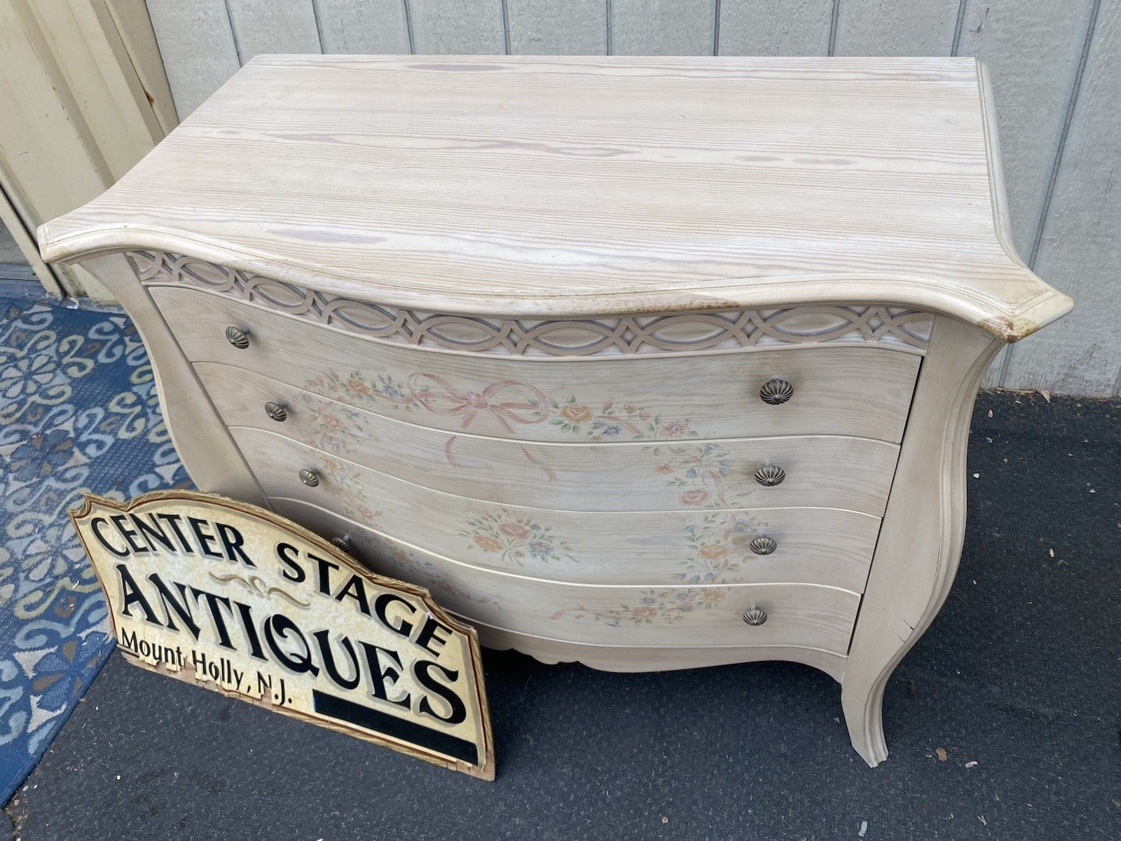 66626 Lexington LYNN HOLLYN AT HOME Dresser Chest