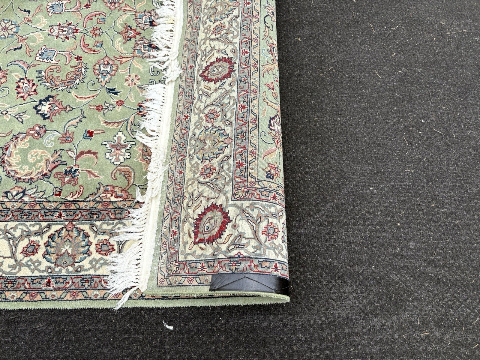 RUG 10: Oriental Carpet Rug SIZE 9' 6" x 6'