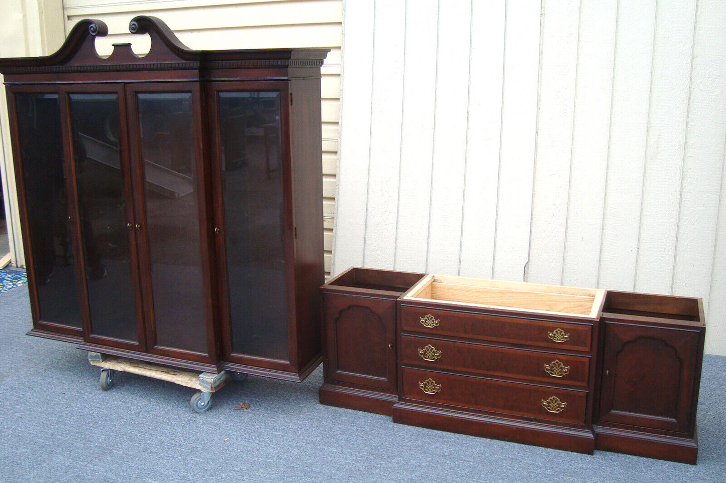 54050 HICKORY Furniture  American Masterpiece Breakfront China Cabinet Curio