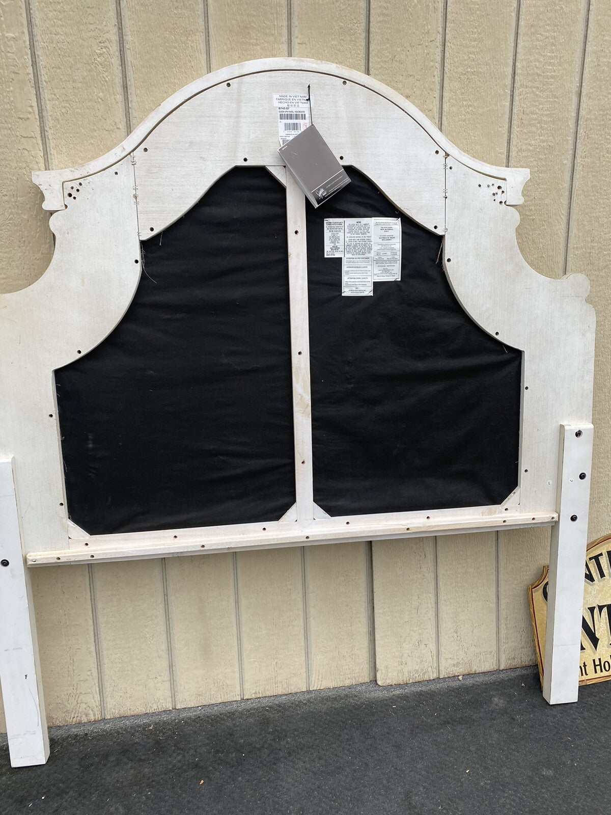 64918 Ashley Furniture Decorator Upholstered Queen Size Headboard Bed