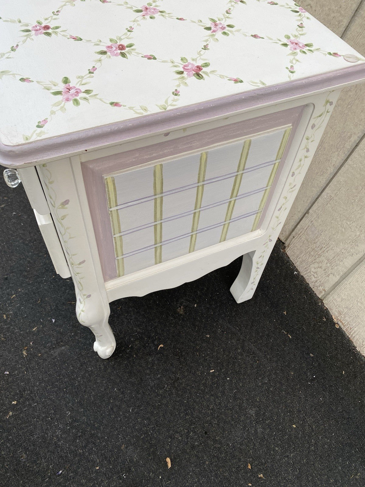 66647   Hand Made Decorator Nightstand End Table Stand