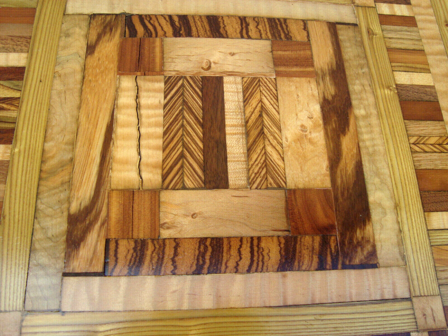 59959 Inlaid Rosewood and Maple Plant Pedestal Table Stand