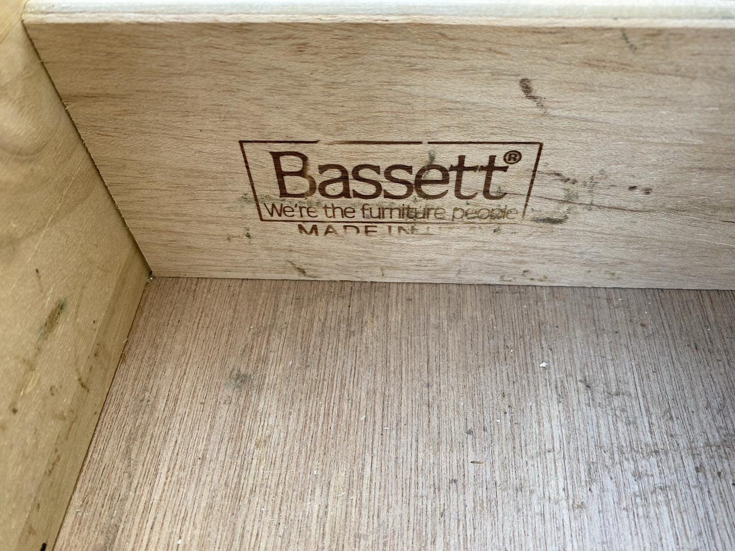 66624 BASSETT Regency Modern Server Sideboard Cabinet