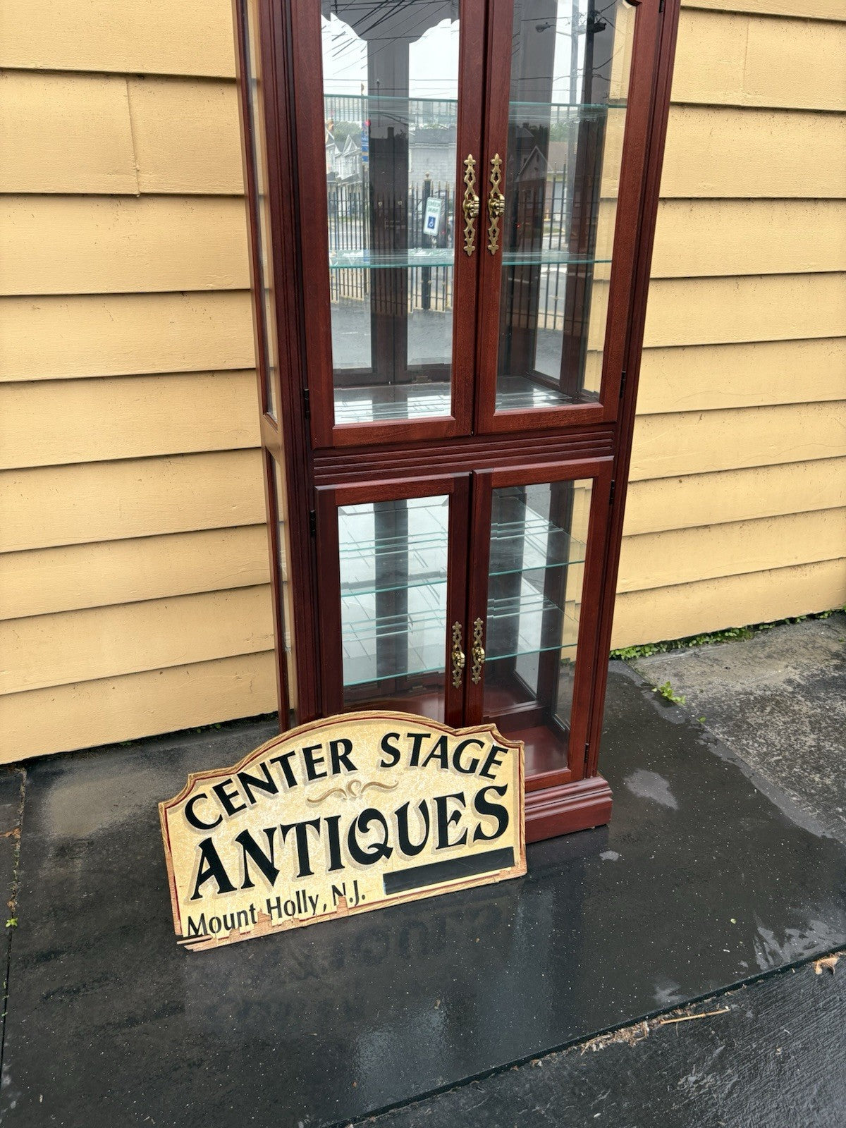 66689 Mahogany  PULASKI Furniture 4 Door Curio China Cabinet