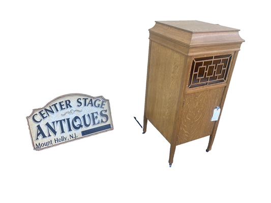 63818 Antique BRUNSWICK Oak Victrola PHONOGRAPH