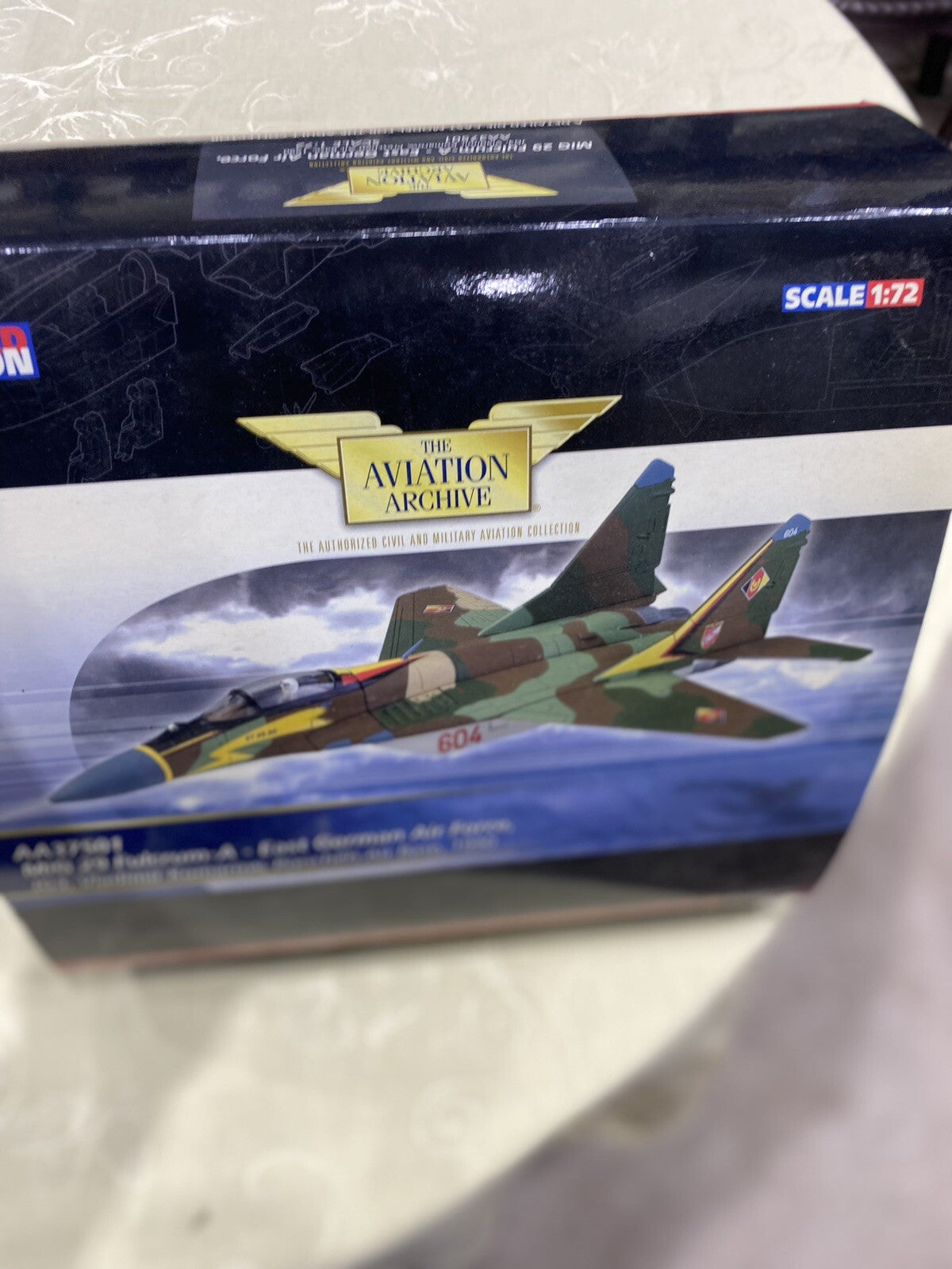 ES 207 :   Corgi AA37501 MIG 29 FULCRUM AEAST GERMANY VLadimir KOMAROW 1990