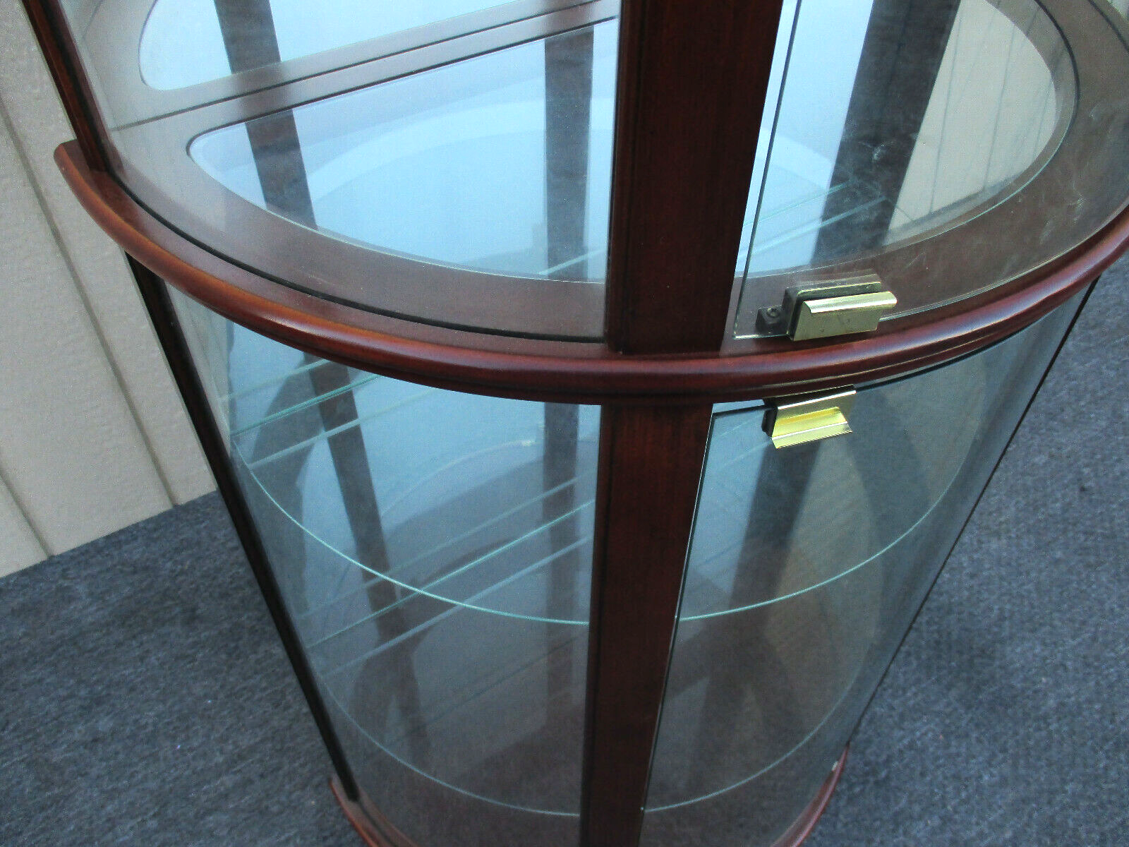 62294   Mahogany Bow Glass Curio China Cabinet HOME MERIDIAN