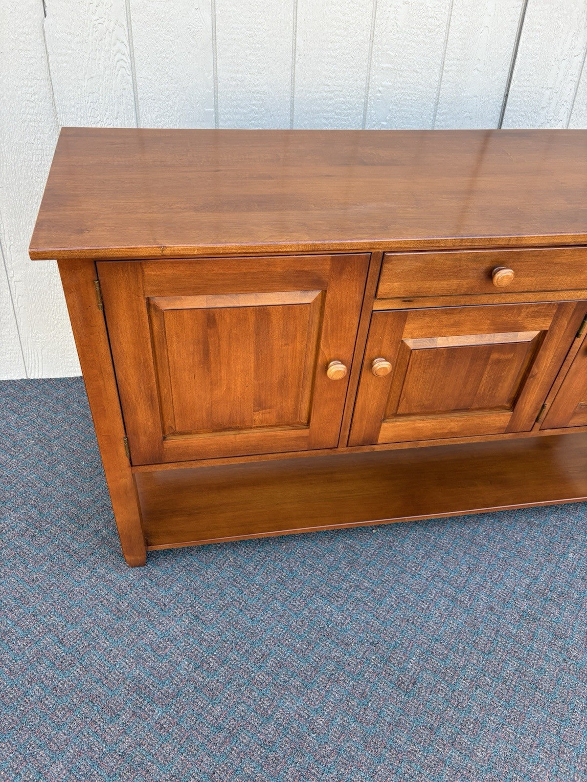 67103 Ethan Allen Maple Sideboard  Server Buffet Cabinet
