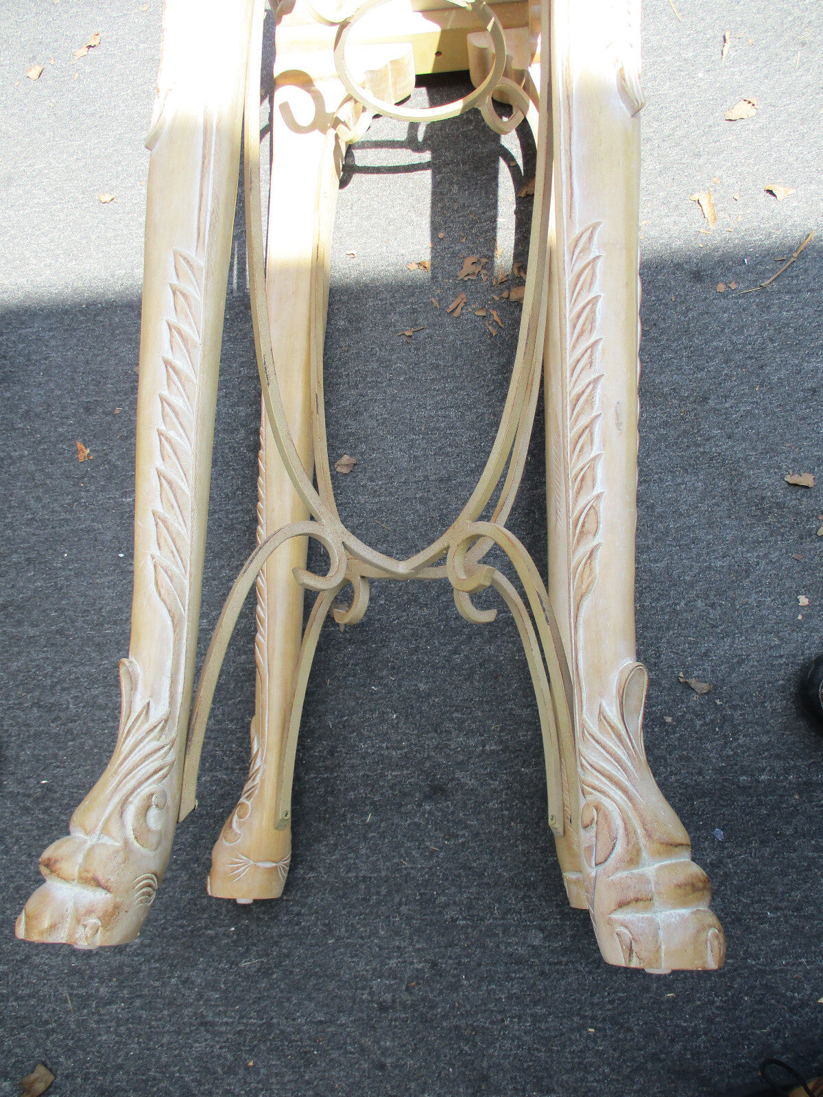 63516    Modern Plant Pedestal with Original Factory Finsh