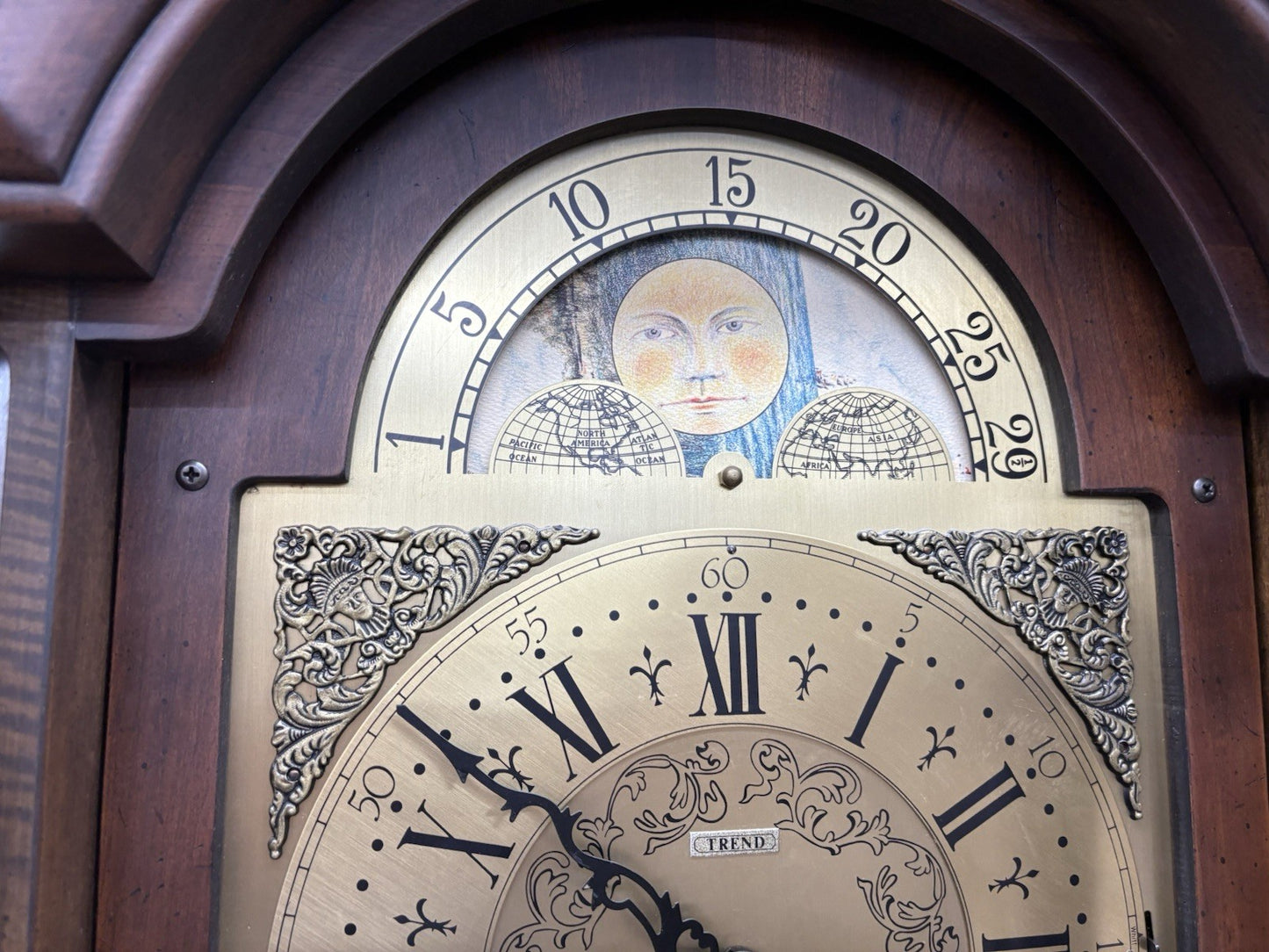 57046 TREND Mahogany Grandfather Clock Good Working Condition.
