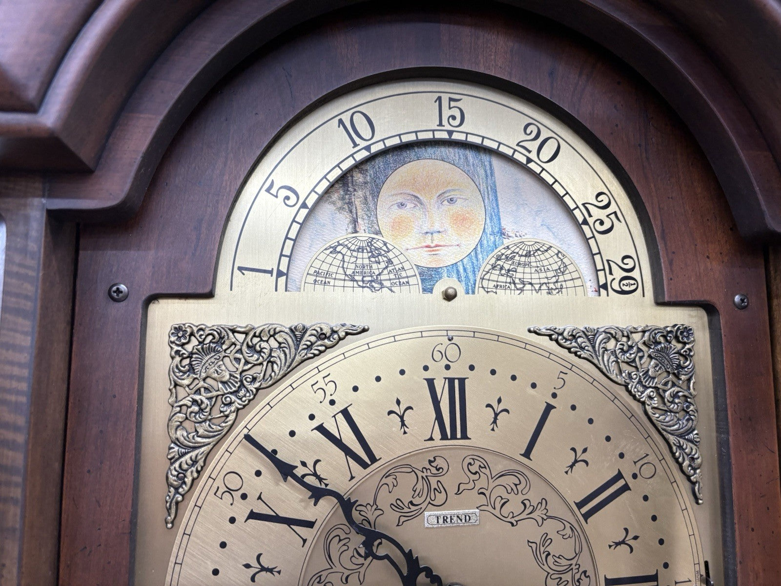 57046 TREND Mahogany Grandfather Clock Good Working Condition.