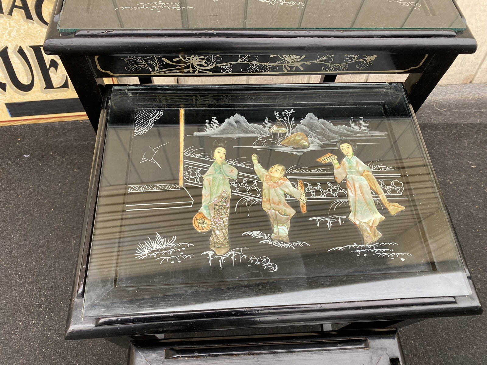 66082   Oriental 4 Stacker Lamp Table Stand s