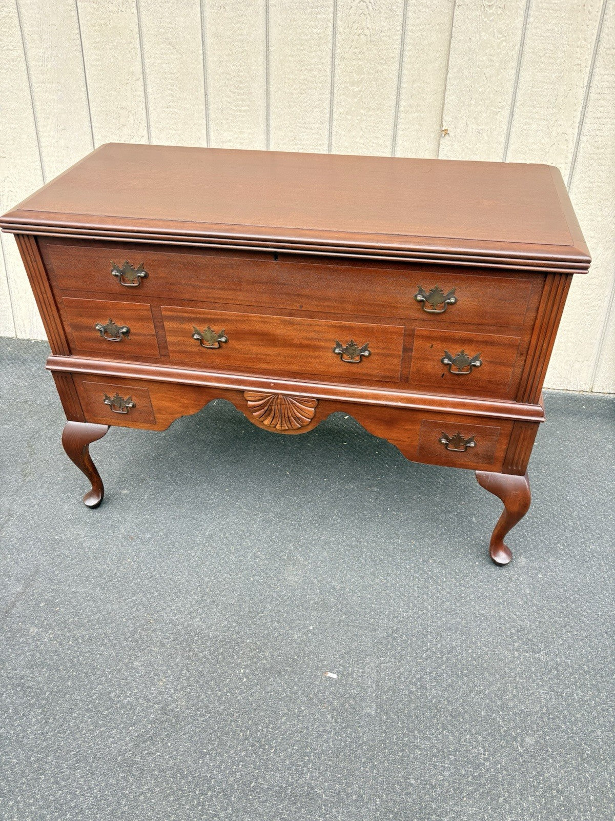 66786 Antique WEST BRANCH  Mahogany Blanket Cedar Lined Storage chest