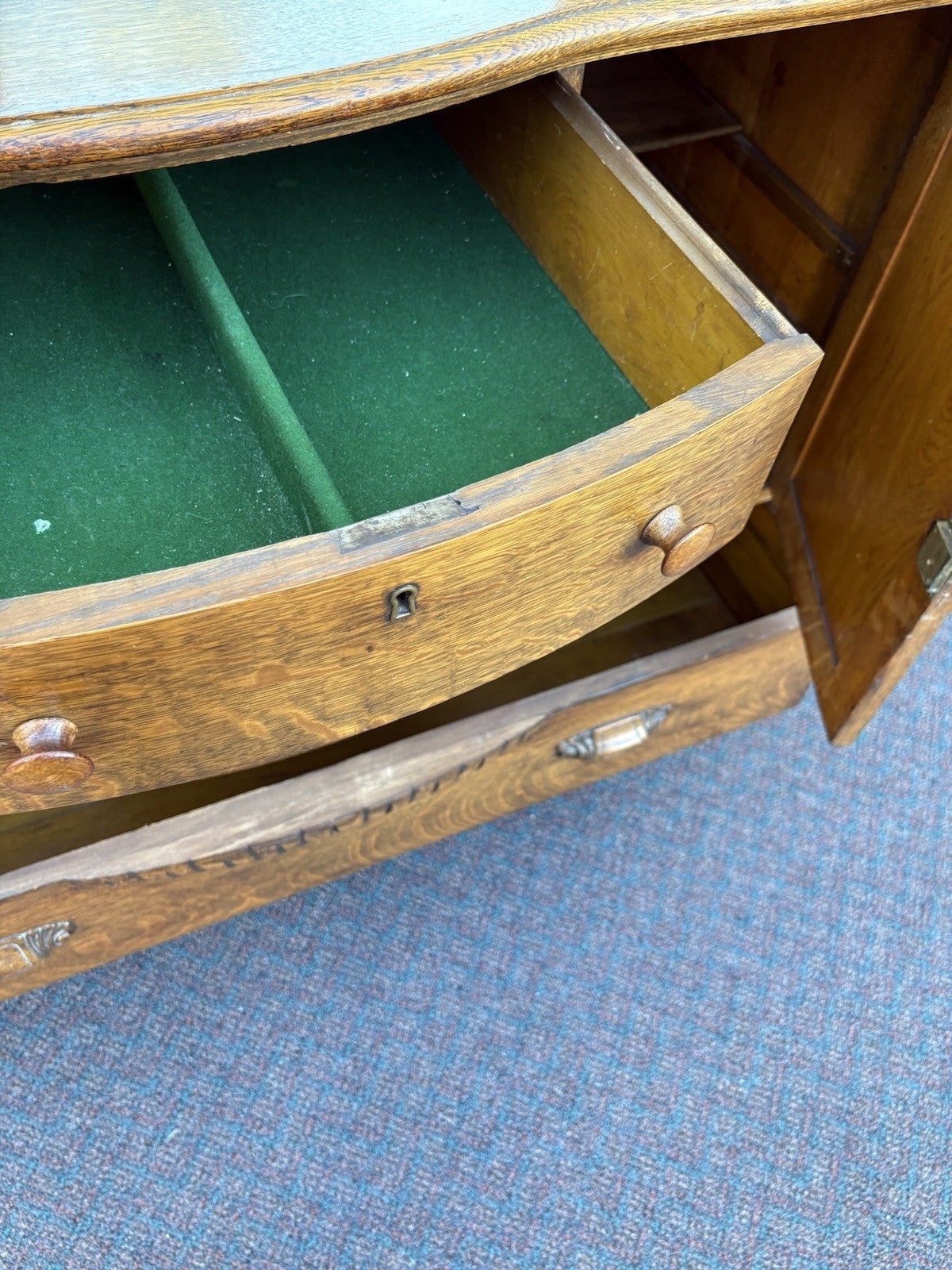 67012 Antique Victorian Oak Lion Head Buffet Sideboard Cabinet