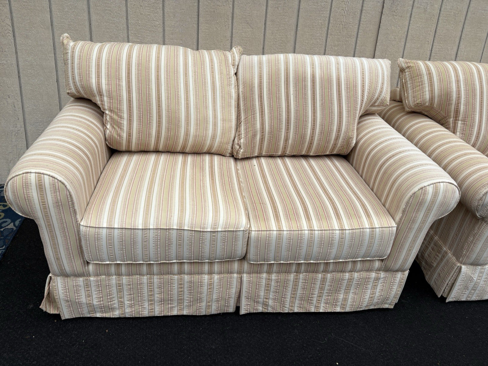 66861 + 66862 :   PAIR KLAUSSNER Furniture Loveseat Sofa Chairs Very COMFORTABLE