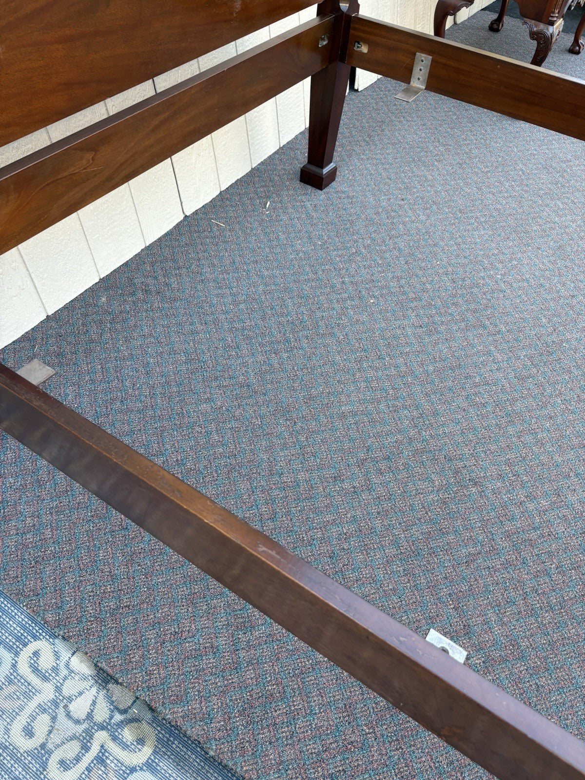 66932  Quality QUEEN Size  Solid Mahogany Poster Bed