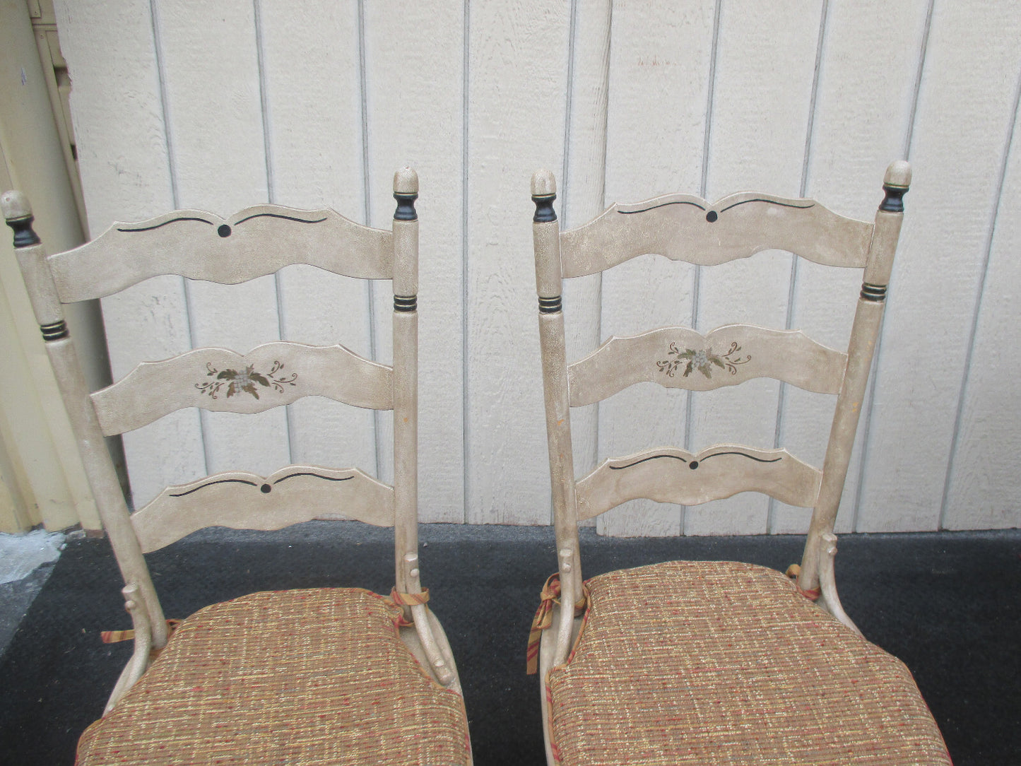 64059   Decorator Dining Table with 6 Chairs