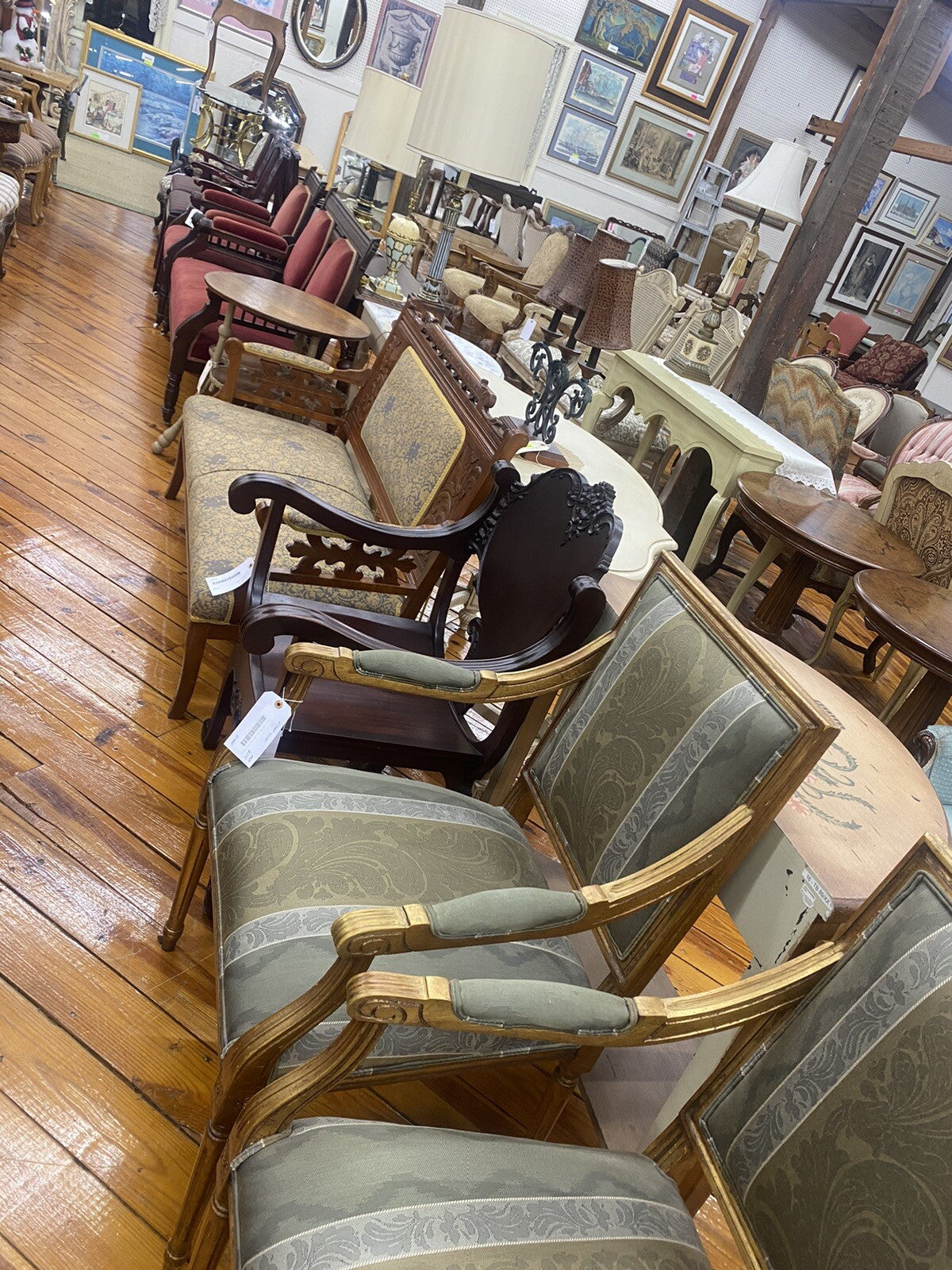 66394    Decorator Table Lamp Light with Shade Stamped  FR r258 on base