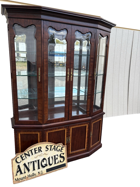 67135 Banded Mahogany Thomasville Breakfront China Cabinet Curio