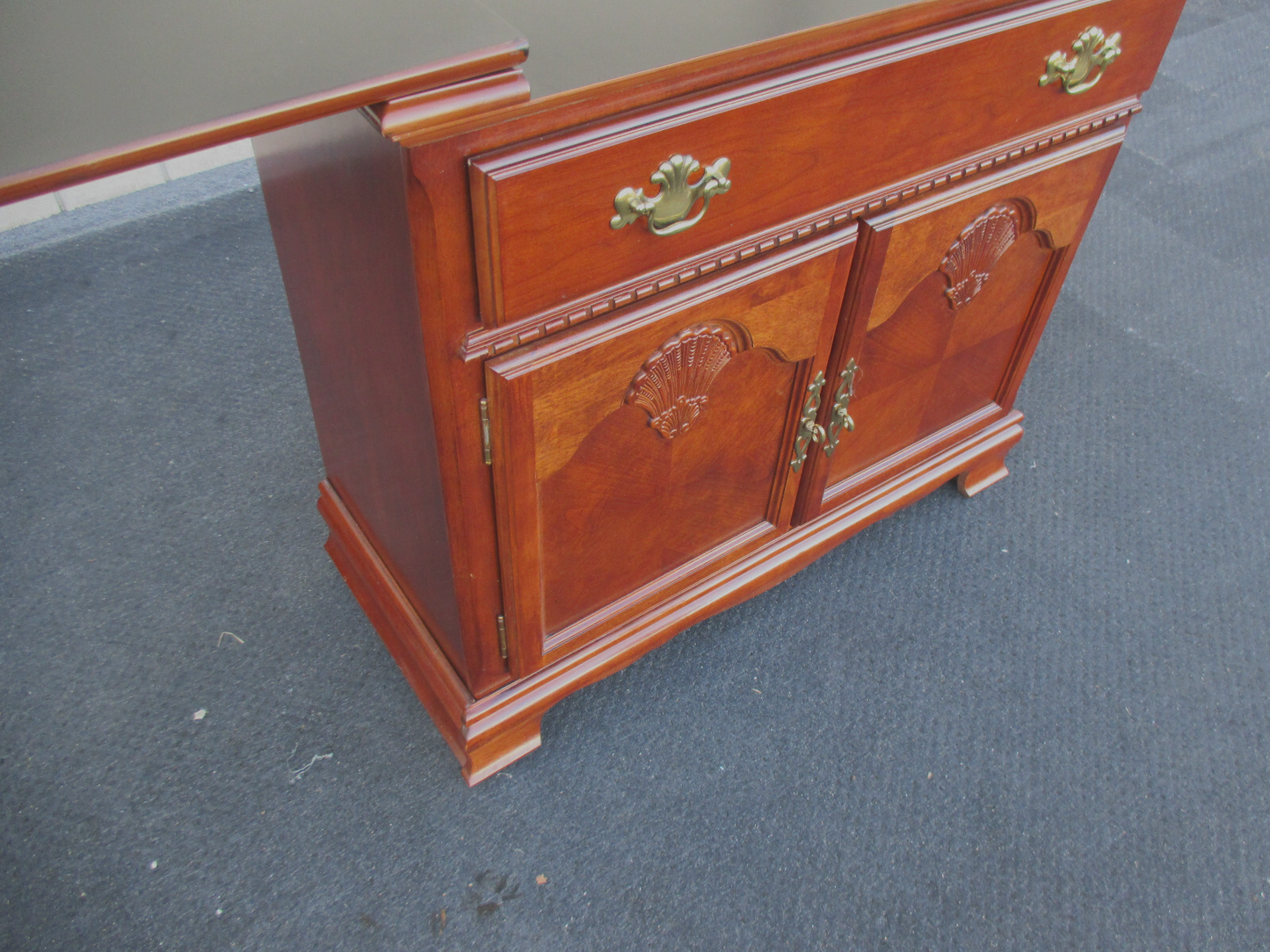 63966 Mahogany Bar Cart Server Cabinet Flip Top