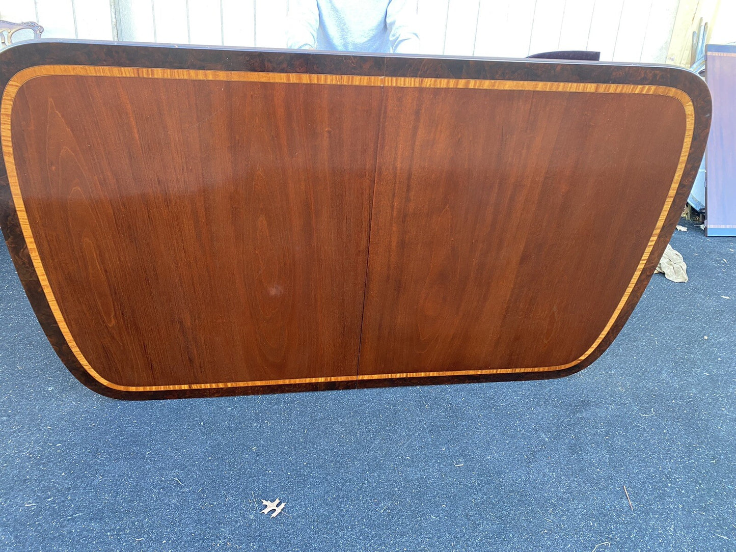 65678   GAINES McHale Banded Mahogany  Dining Table w/ leaf + 8 Chairs