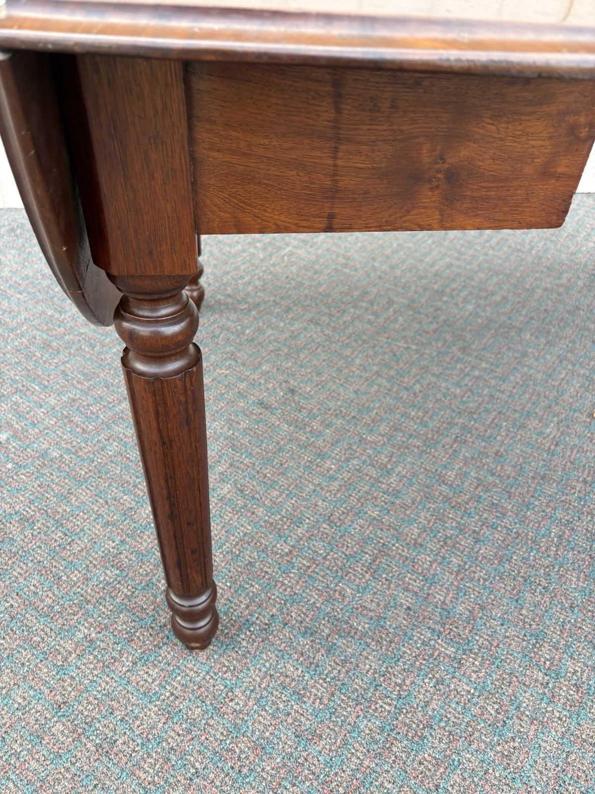 67045 Antique Victorian Walnut Dropleaf Dining Table w/ 2 leafs Top 42" x 48"