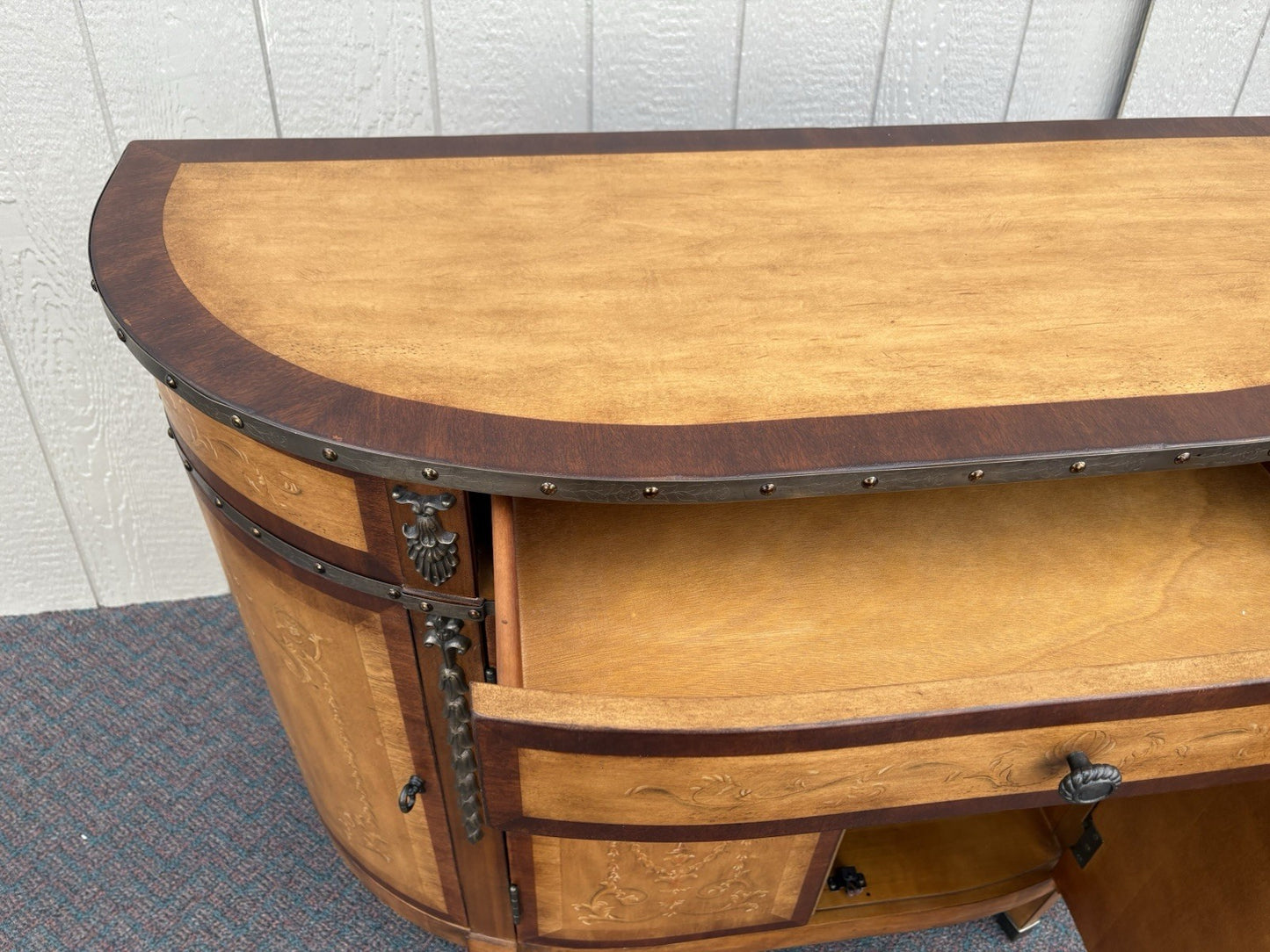 67144 HOOKER Furniture Seven Seas Decorator Sideboard Server Cabinet