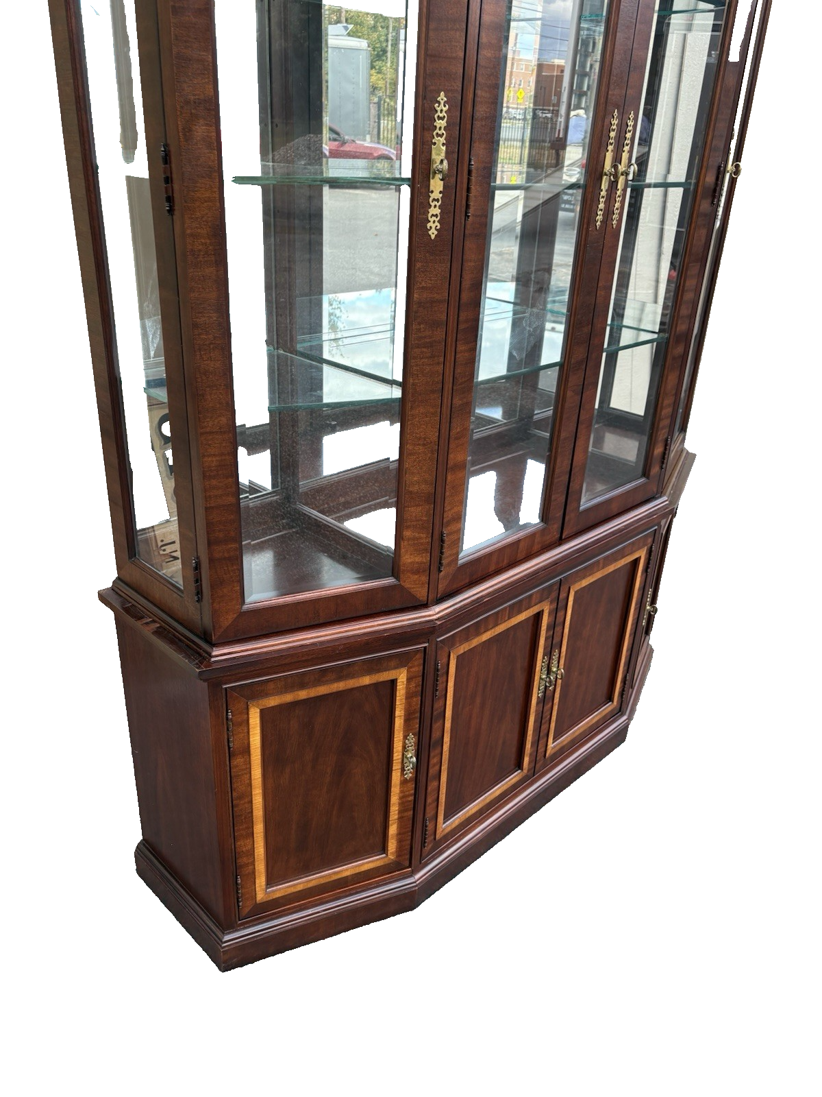 67135 Banded Mahogany Thomasville Breakfront China Cabinet Curio