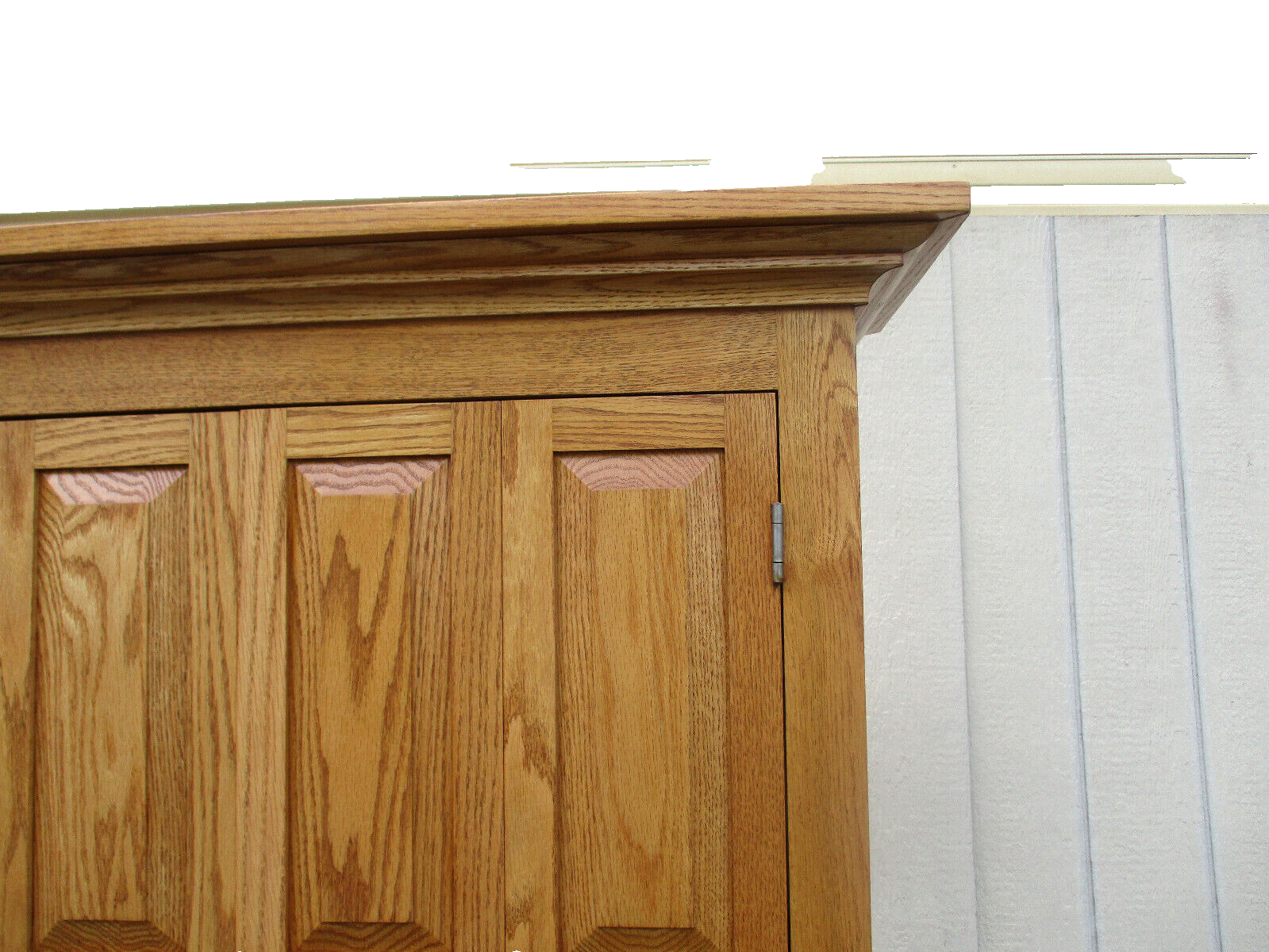 63297   Solid Oak Tom SEELY Corner Cabinet  Curio