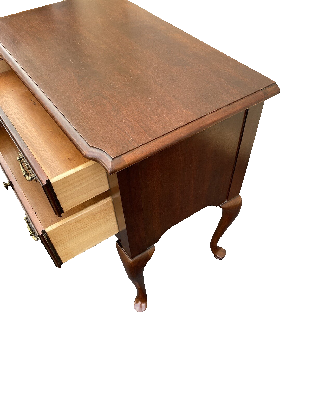 64544 Thomasville Collectors Cherry Queen Anne Low Boy