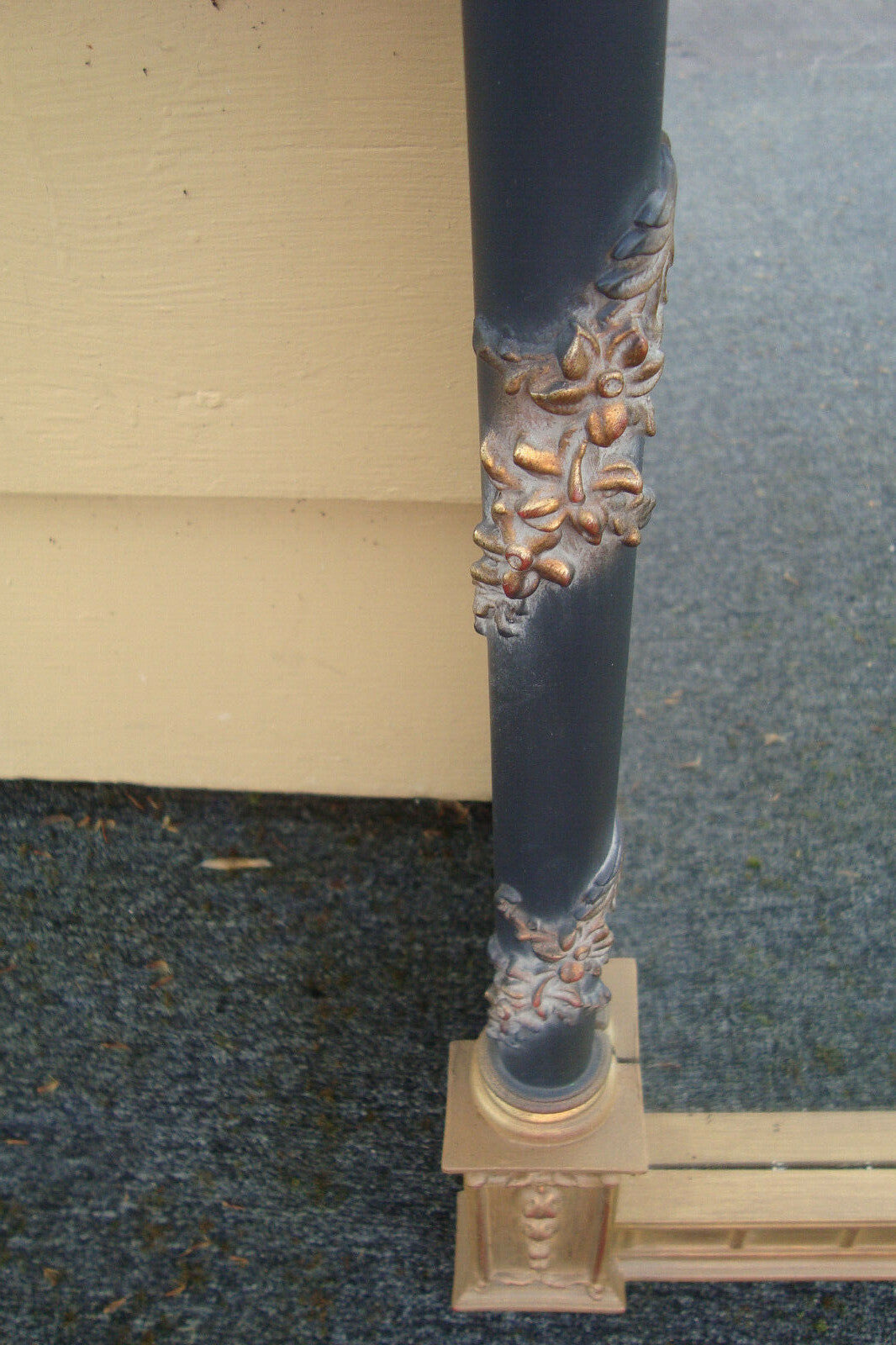 60978  Modern UTTERMOST MIrror ?? Decorator Gold Mirror