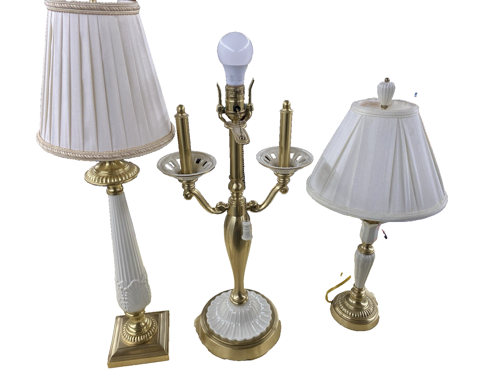 66558 Lenox Quoizel Table Lamp with Lenox Tag on shade