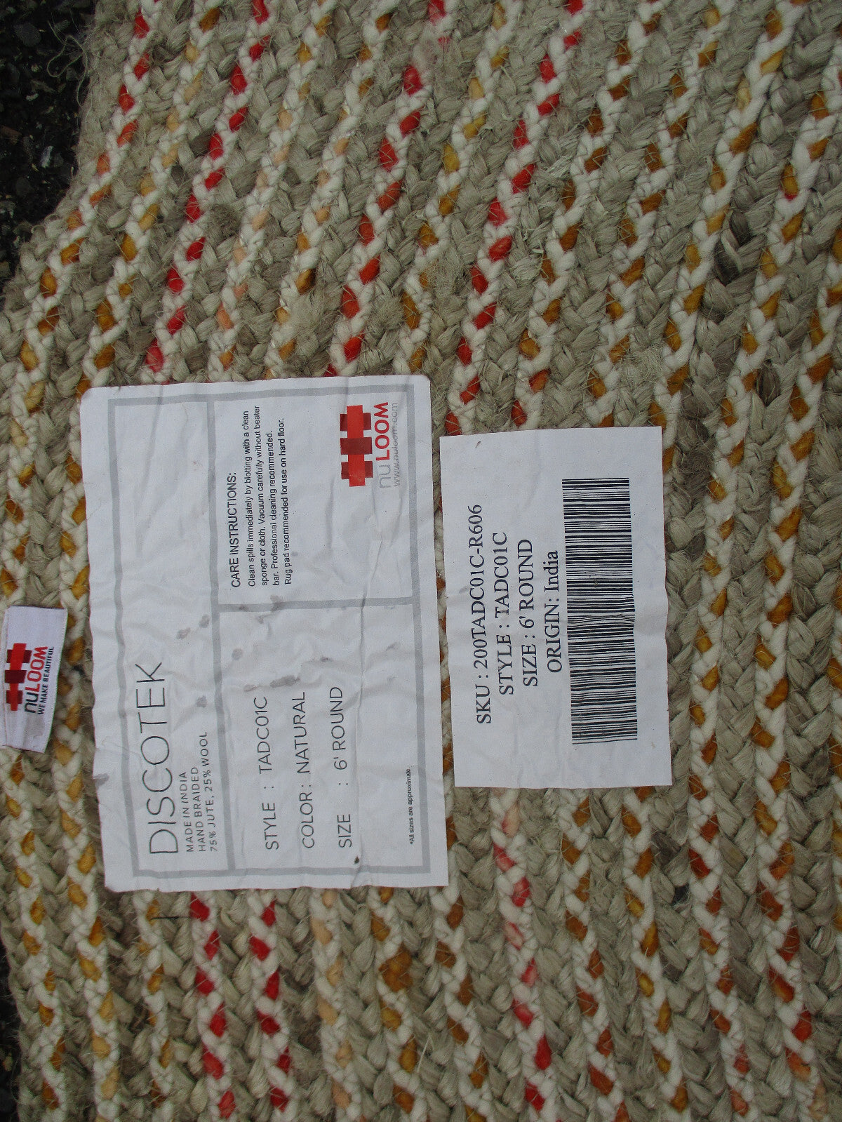 RUG 05:      Round 5 foot  10 inch   Rug    NU LOOM DISCOTEK