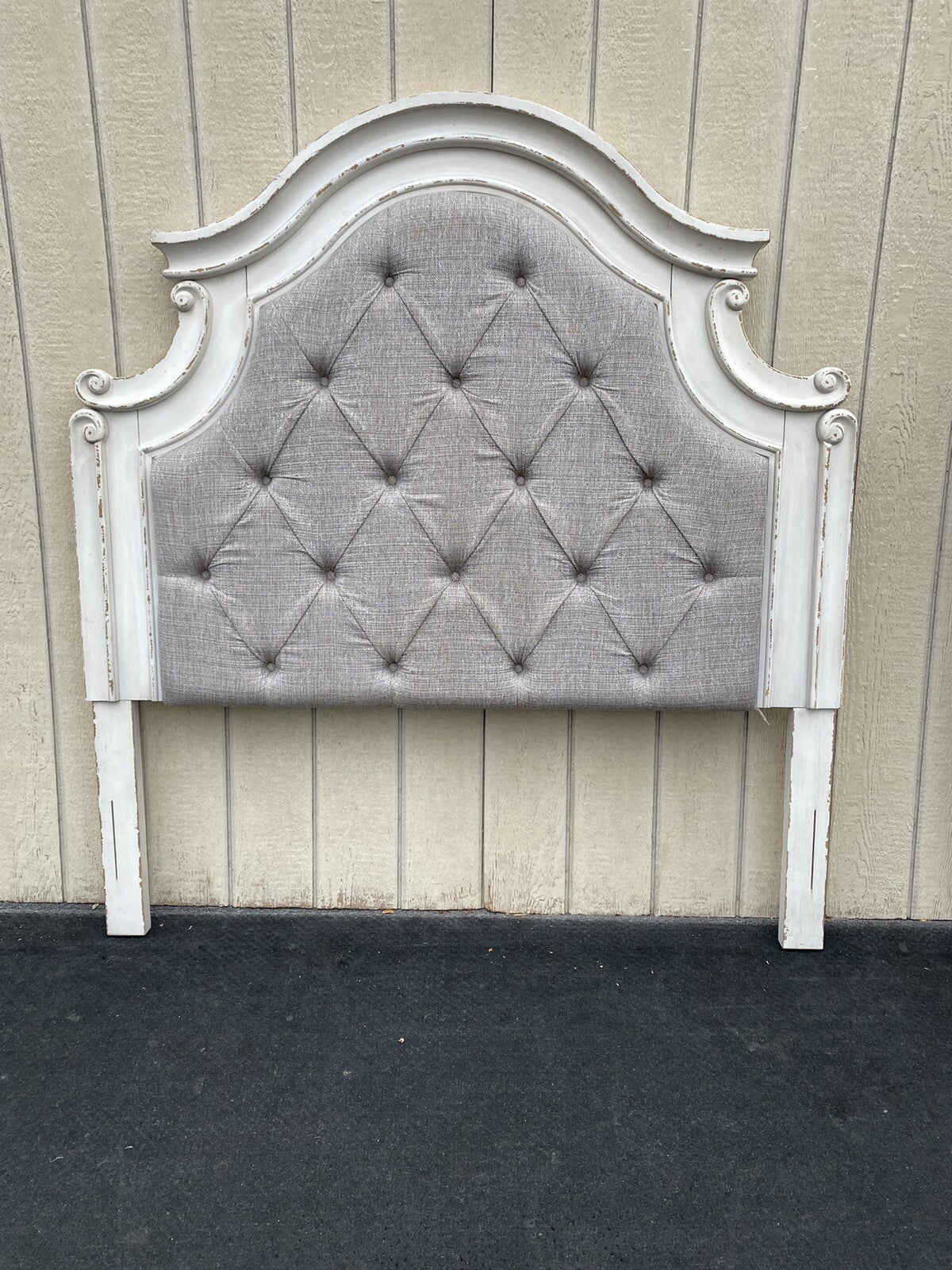 64918 Ashley Furniture Decorator Upholstered Queen Size Headboard Bed