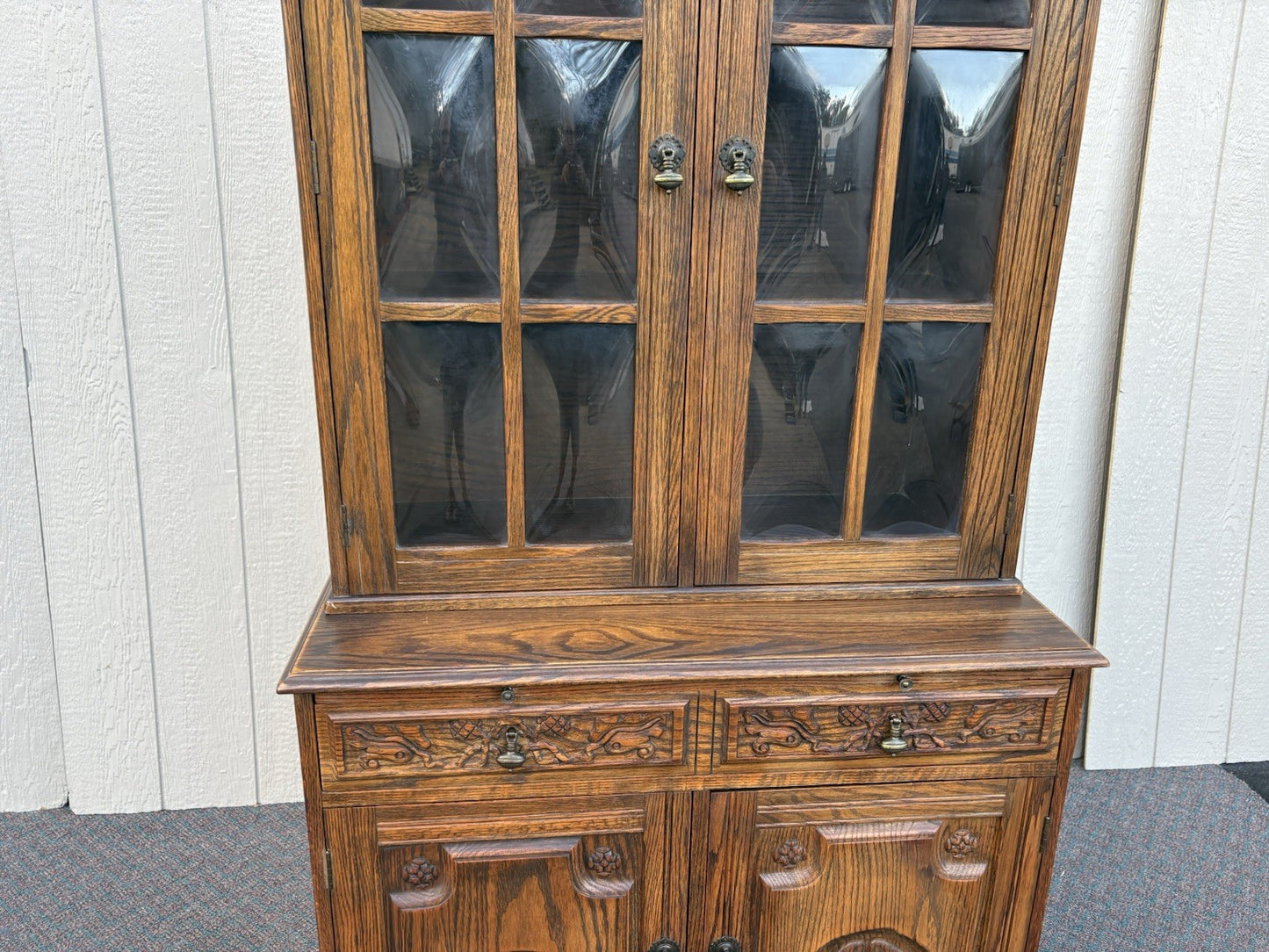 67133 FEUDAL Oak 2 Piece China Cabinet  Convex Glass in Doors