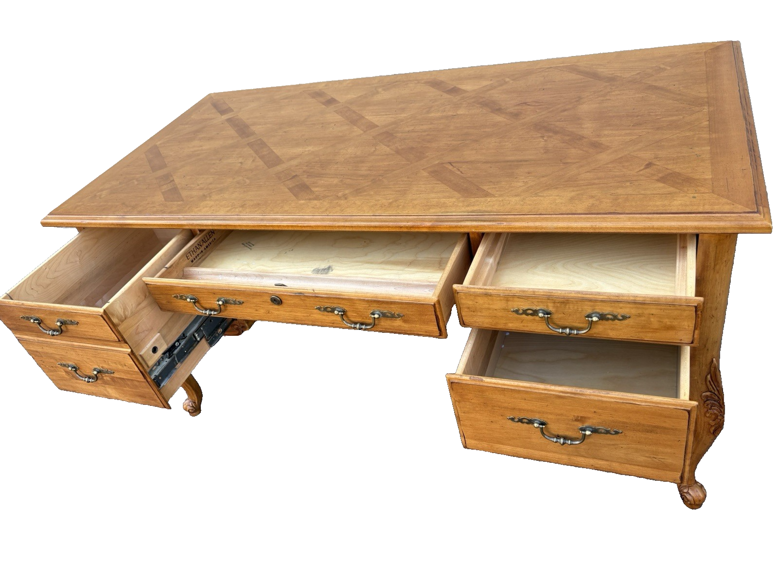 00001 Maple ETHAN ALLEN Executive Desk