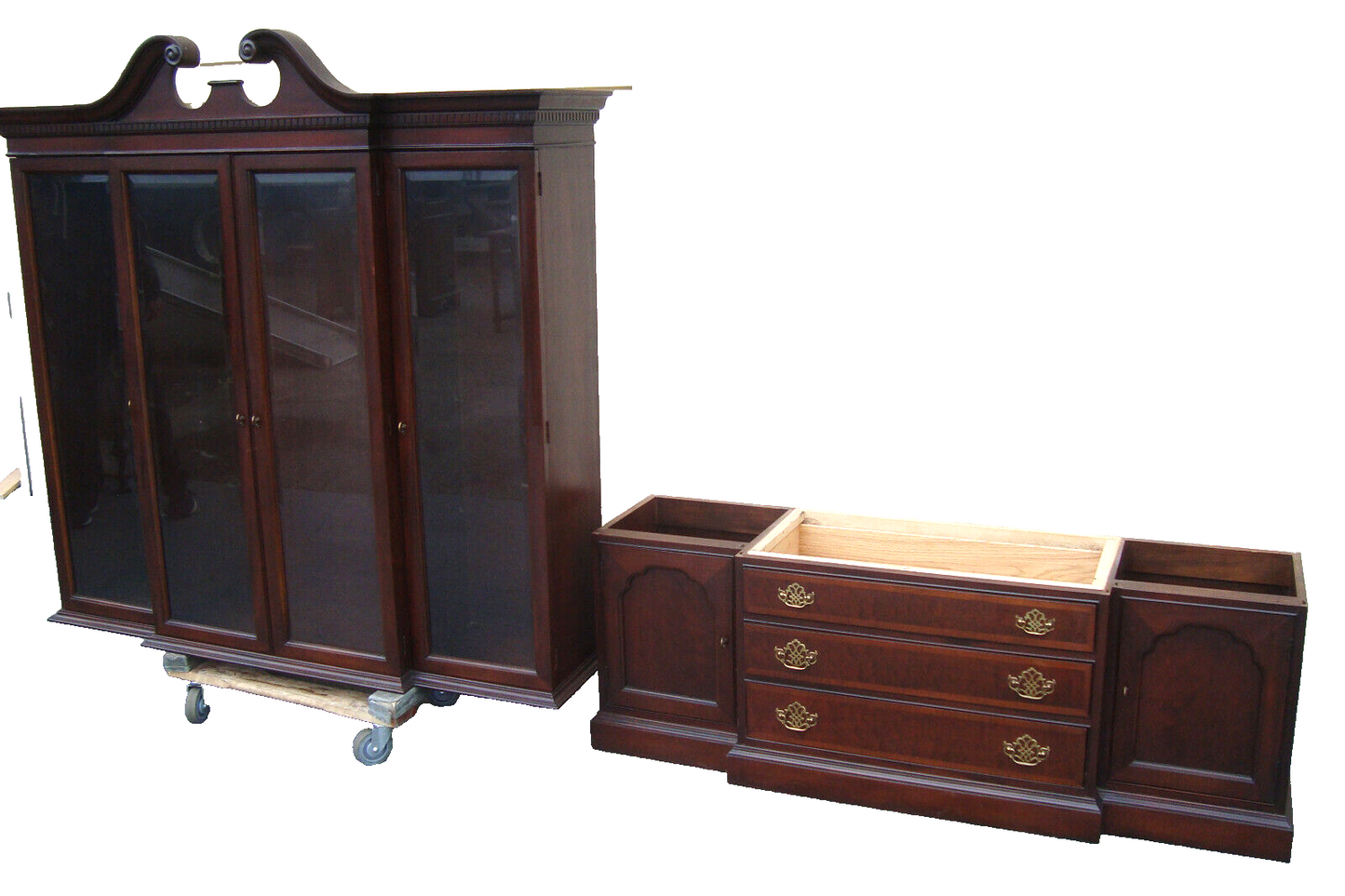 54050 HICKORY Furniture  American Masterpiece Breakfront China Cabinet Curio